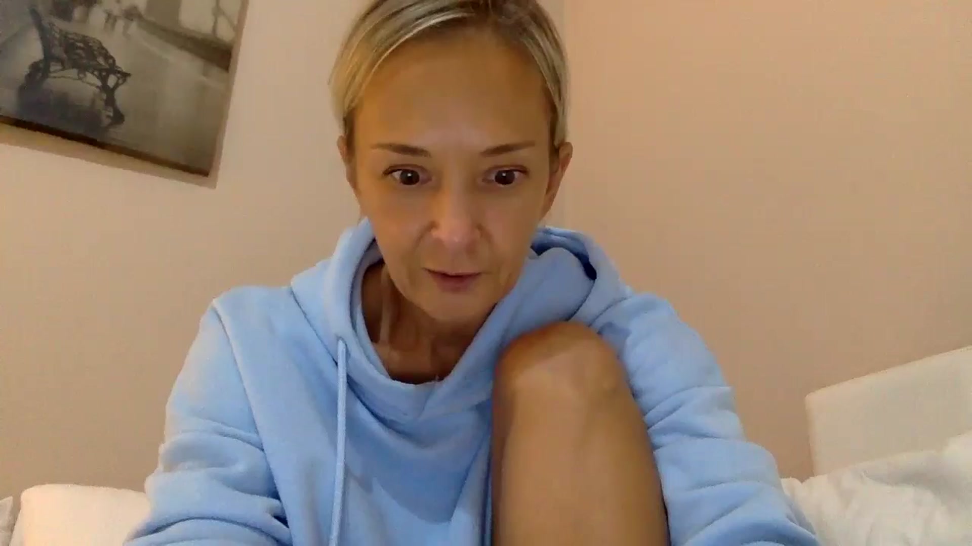 Gallery image thumbnail from Aimee_Angel's myfreecams stream on, 09/17/2024, 19:47 image 5 of 20