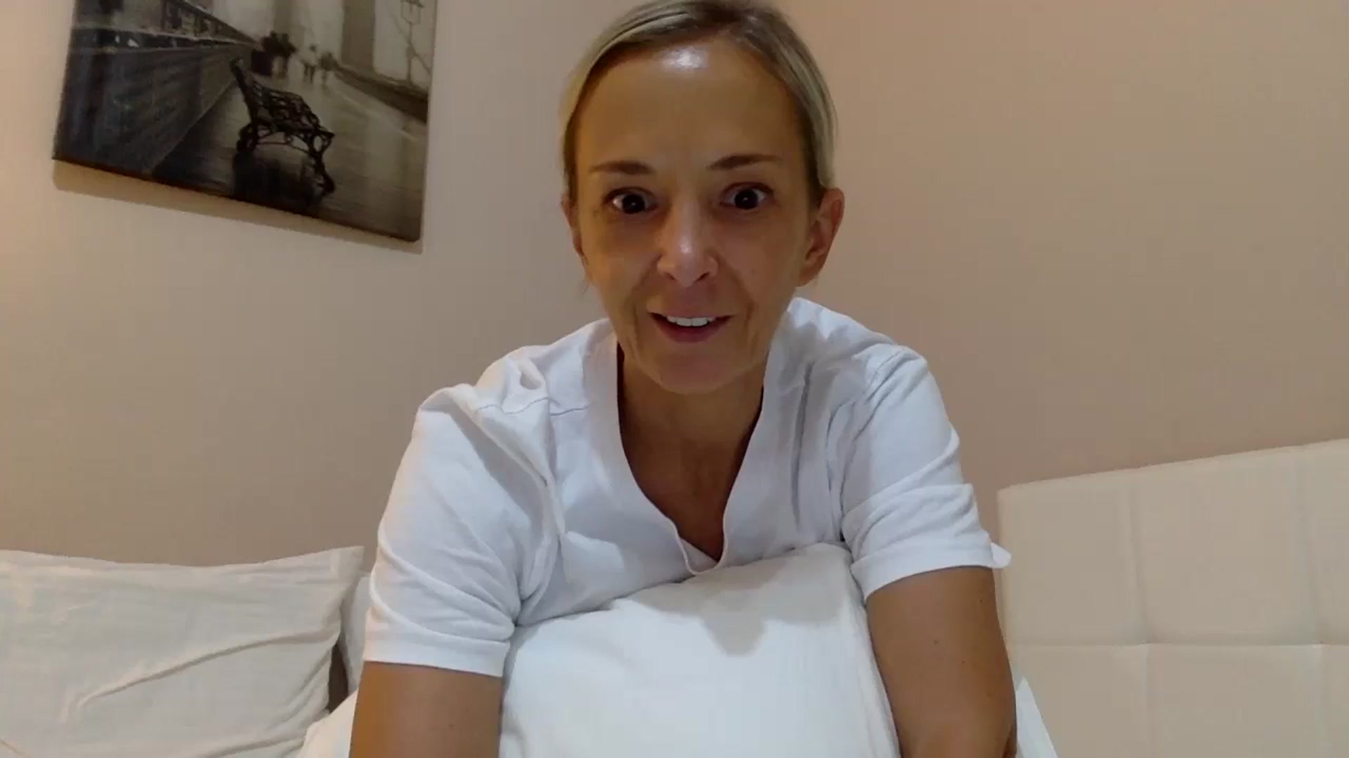 Gallery image thumbnail from Aimee_Angel's myfreecams stream on, 09/18/2024, 19:39 image 12 of 20