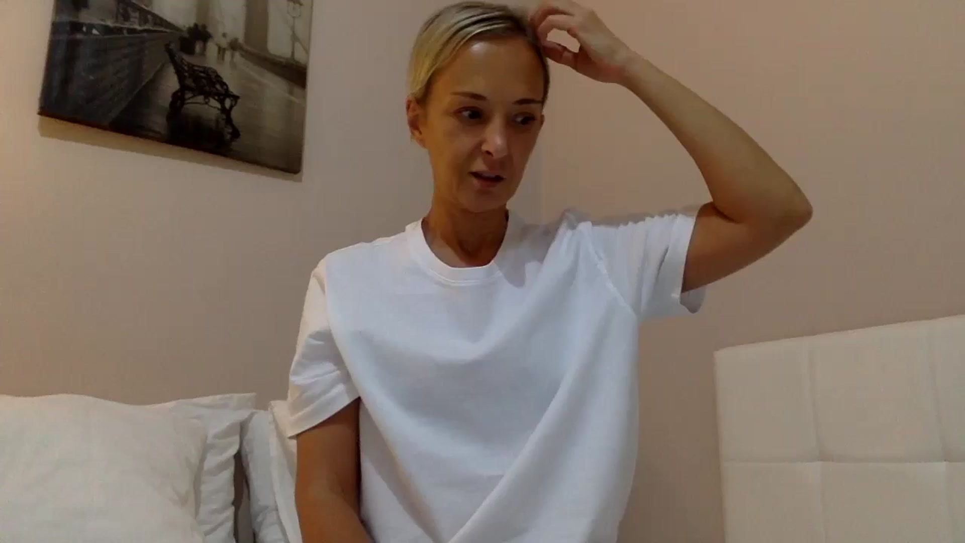 Gallery image thumbnail from Aimee_Angel's myfreecams stream on, 09/18/2024, 19:39 image 9 of 20