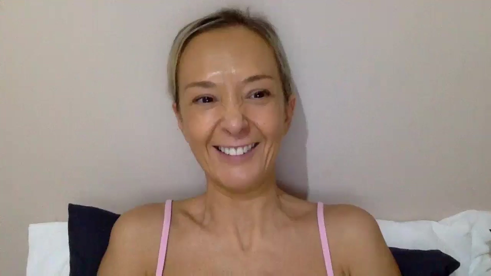 Gallery image thumbnail from Aimee_Angel's myfreecams stream on, 10/06/2024, 16:40 image 19 of 20