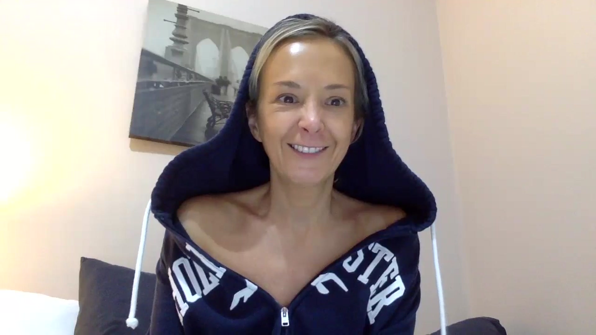 Gallery image thumbnail from Aimee_Angel's myfreecams stream on, 10/07/2024, 23:58 image 8 of 20
