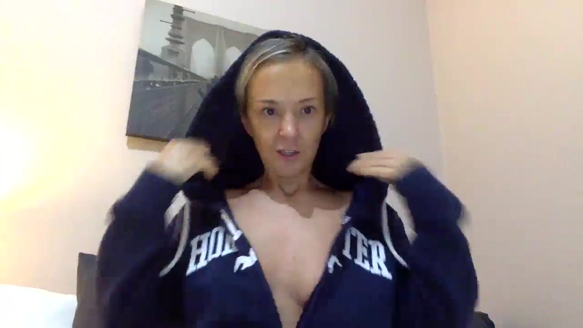 Gallery image thumbnail from Aimee_Angel's myfreecams stream on, 10/07/2024, 23:58 image 7 of 20