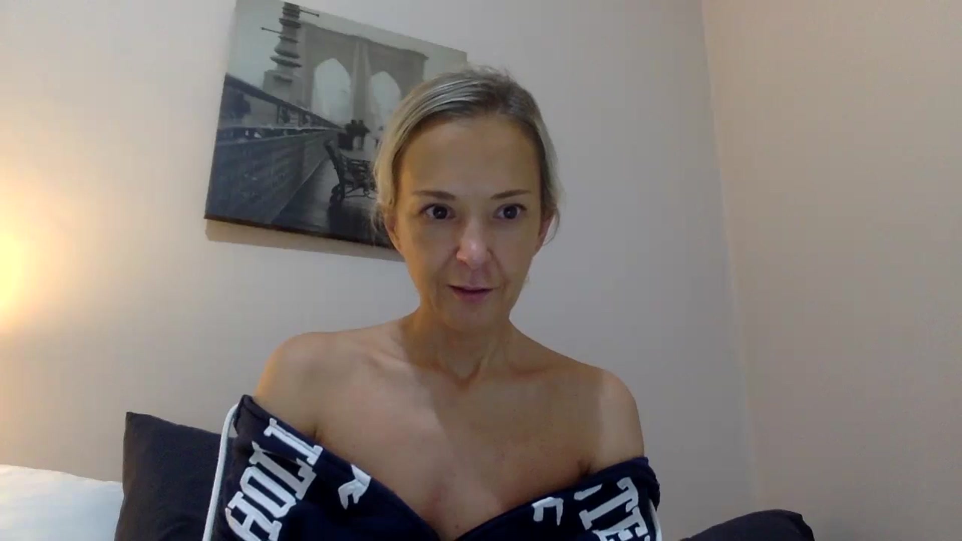 Gallery image thumbnail from Aimee_Angel's myfreecams stream on, 10/07/2024, 23:58 image 12 of 20