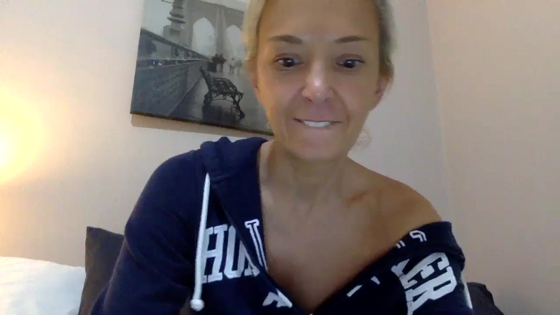 Gallery image thumbnail from Aimee_Angel's myfreecams stream on, 10/07/2024, 23:58 image 1 of 20