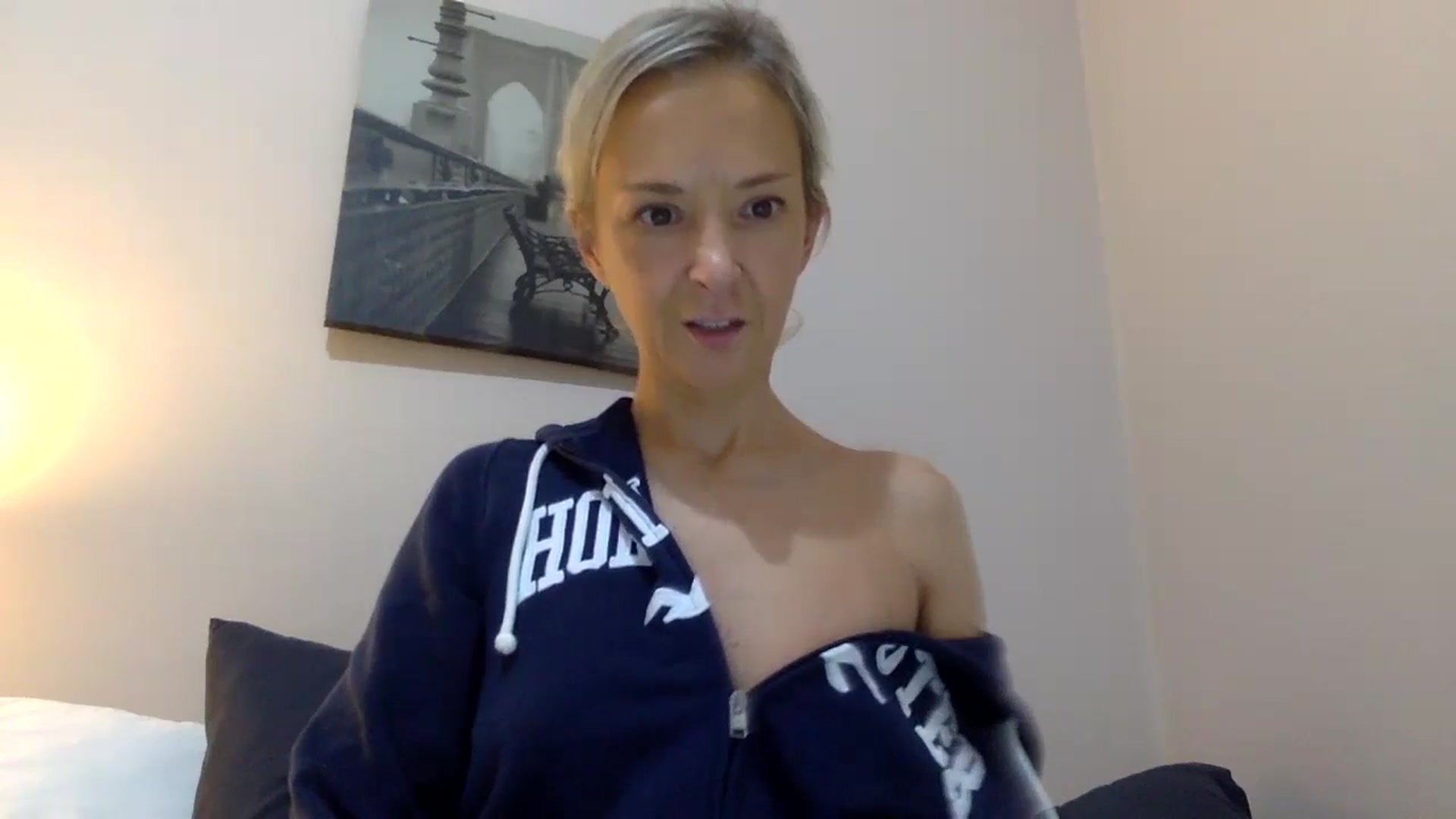 Gallery image thumbnail from Aimee_Angel's myfreecams stream on, 10/07/2024, 23:58 image 4 of 20