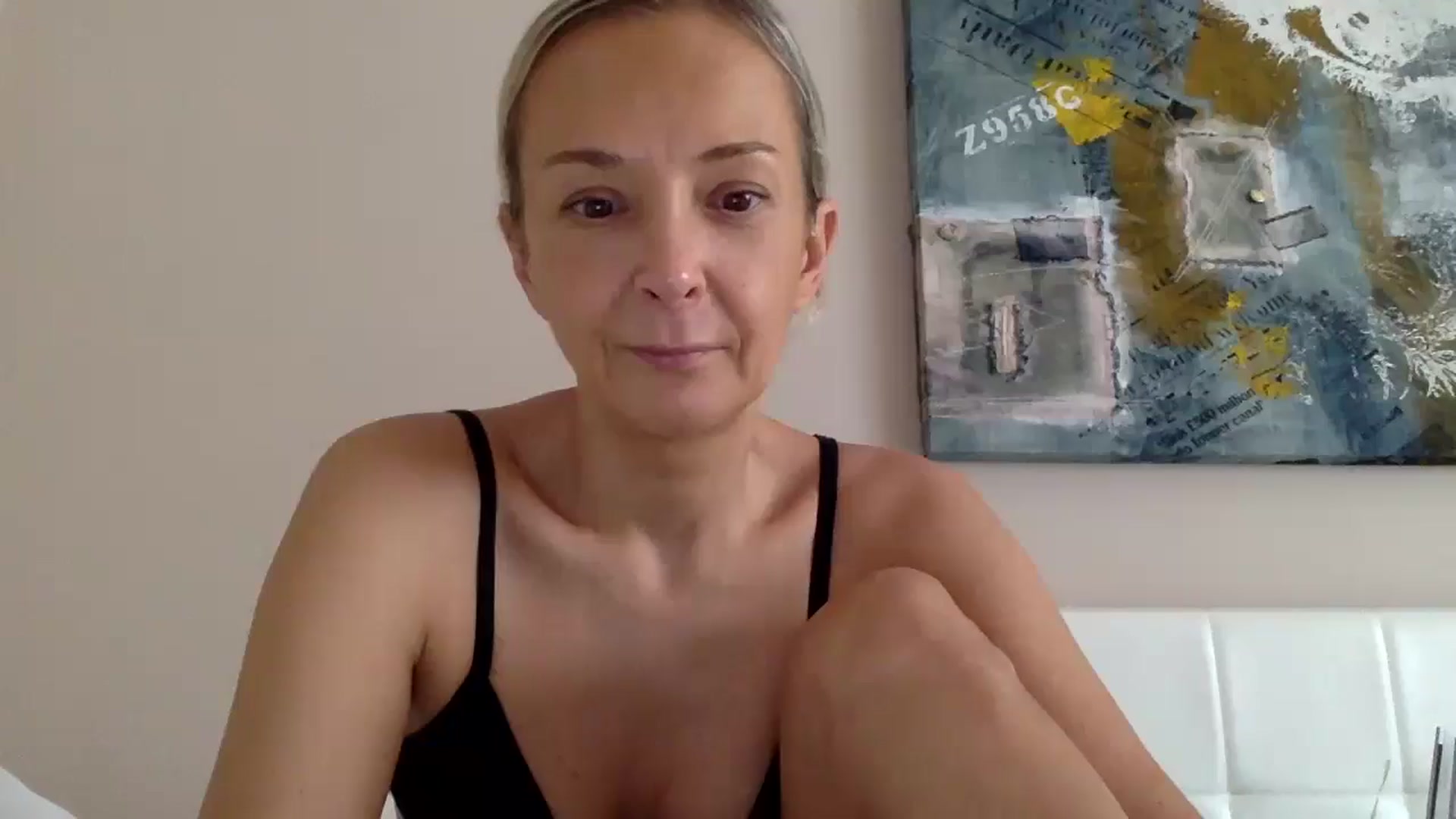 Gallery image thumbnail from Aimee_Angel's myfreecams stream on, 10/08/2024, 14:45 image 18 of 20