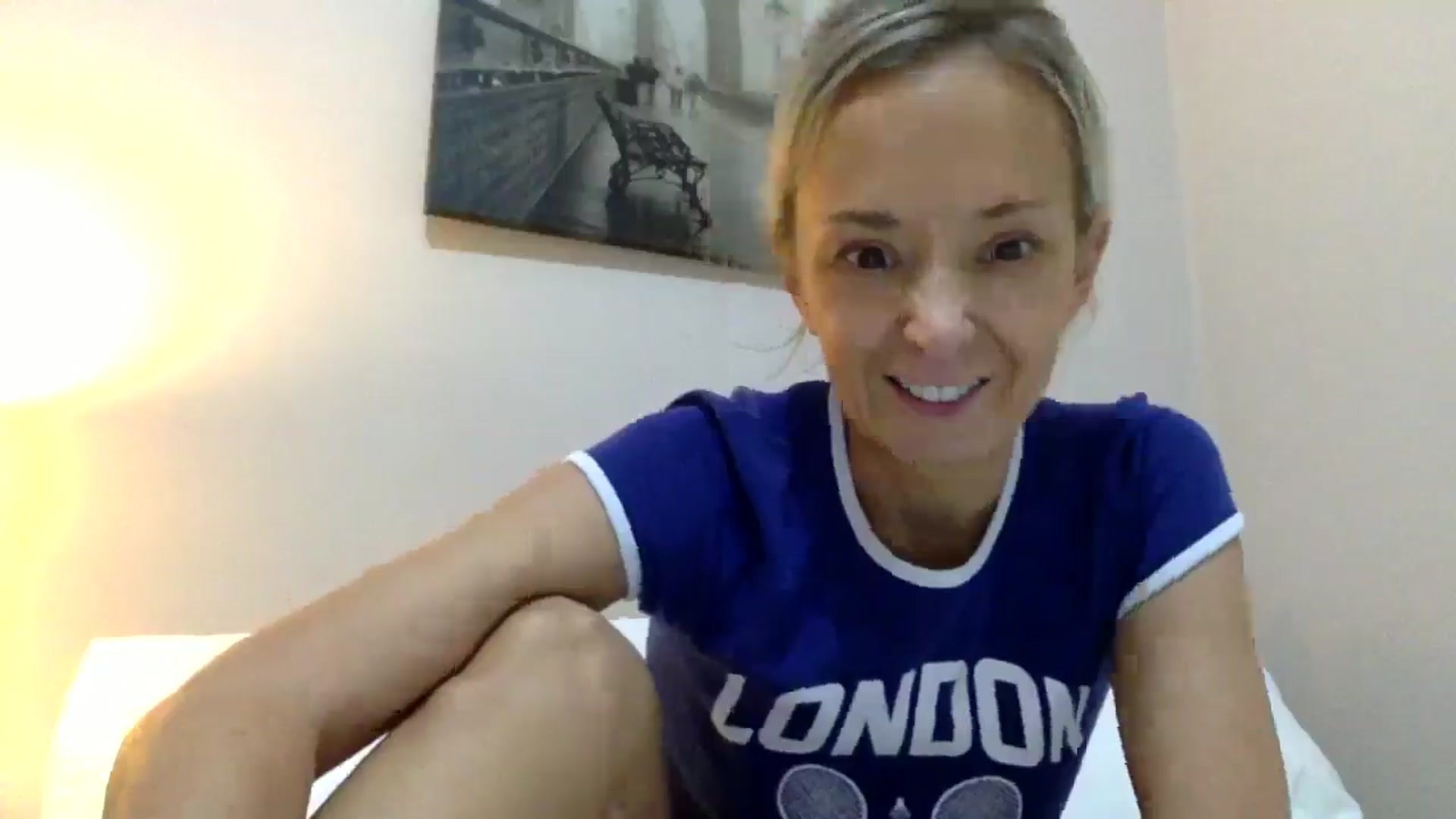 Gallery image thumbnail from Aimee_Angel's myfreecams stream on, 10/18/2024, 21:08 image 5 of 20
