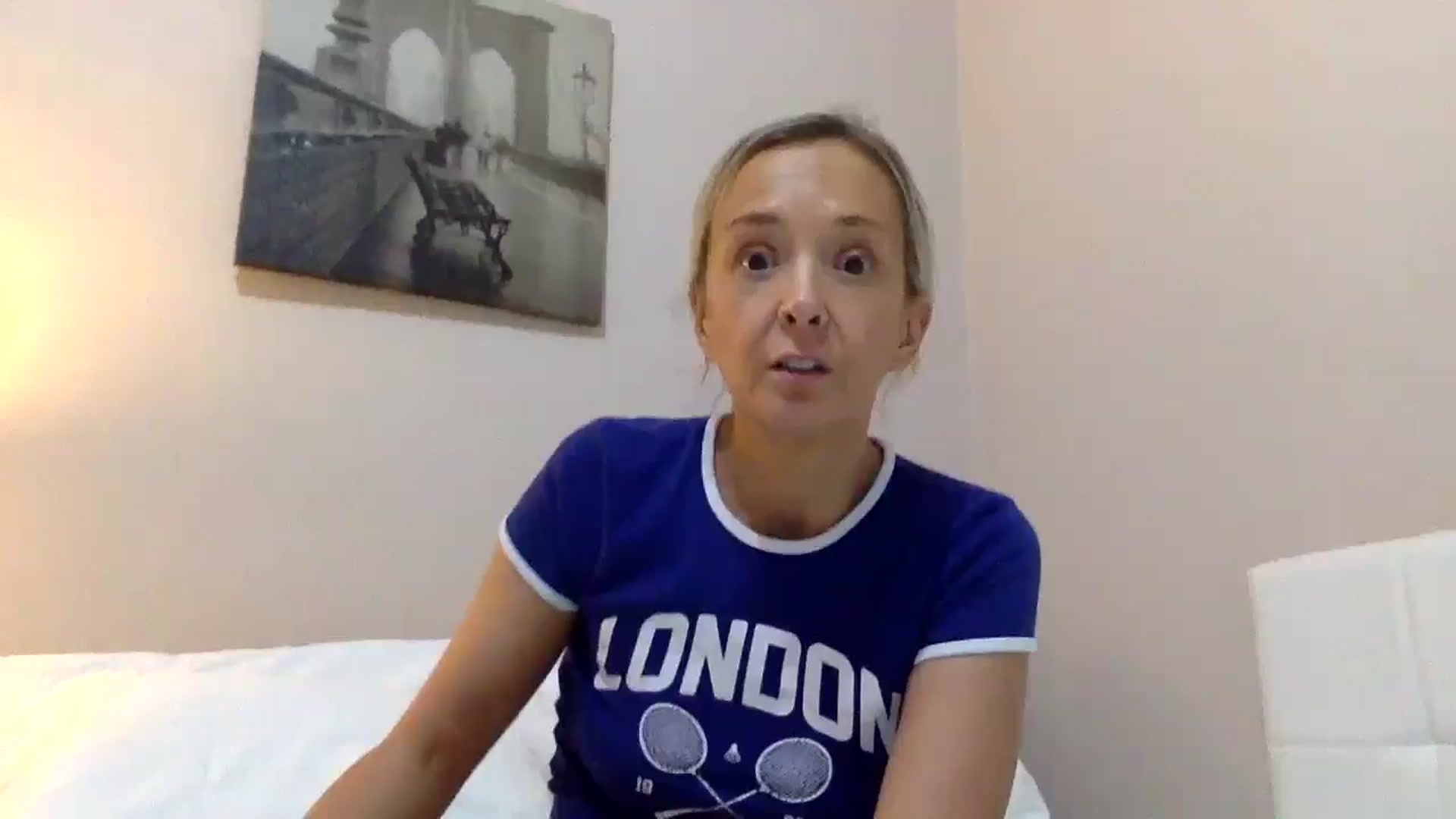 Gallery image thumbnail from Aimee_Angel's myfreecams stream on, 10/18/2024, 21:08 image 10 of 20