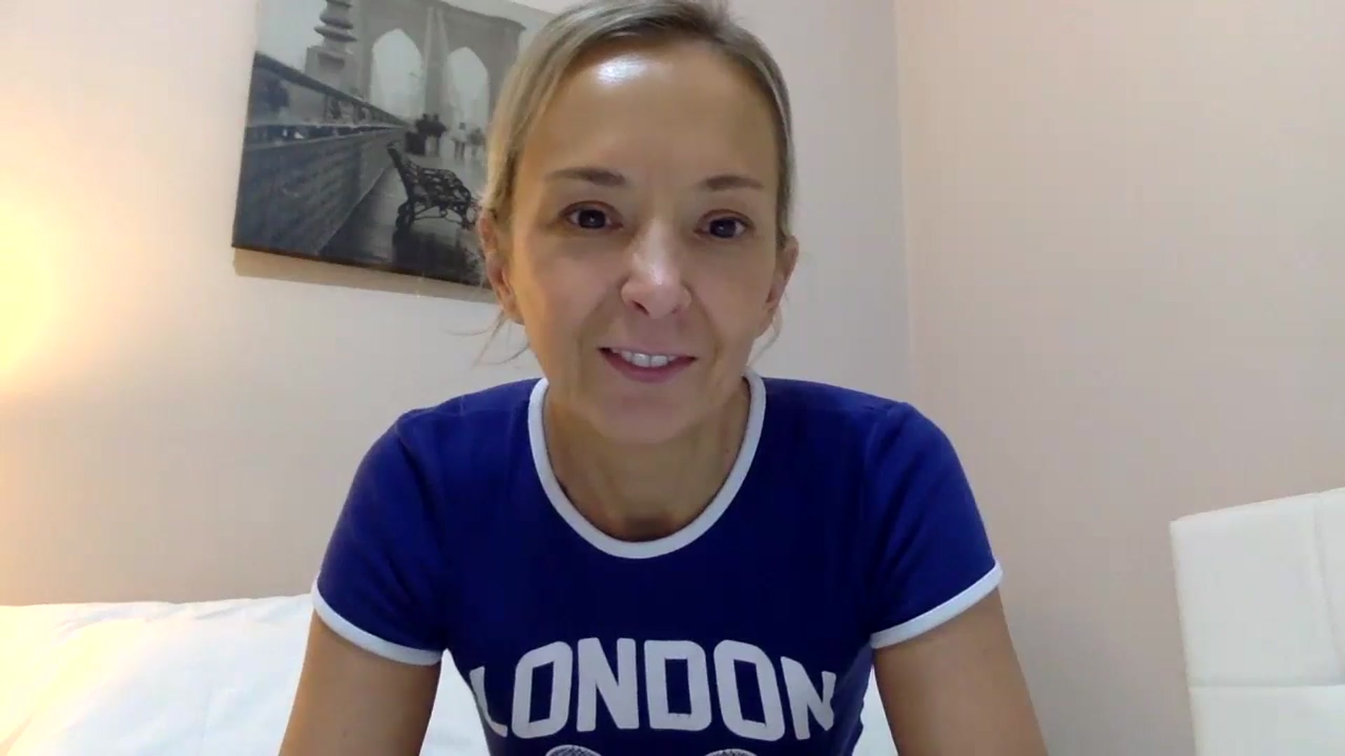 Gallery image thumbnail from Aimee_Angel's myfreecams stream on, 10/18/2024, 21:08 image 15 of 20
