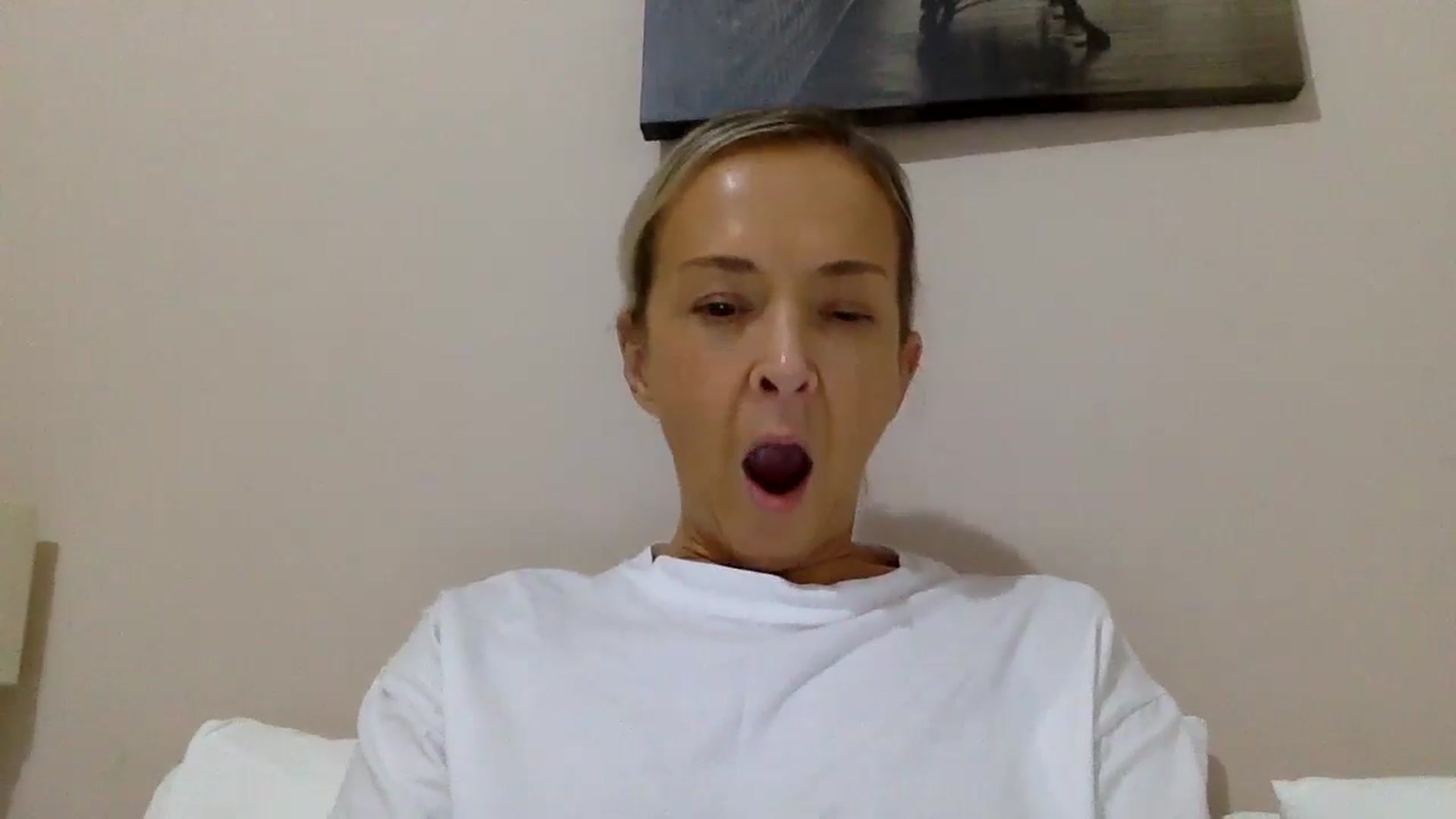 Gallery image thumbnail from Aimee_Angel's myfreecams stream on, 10/20/2024, 20:44 image 13 of 20