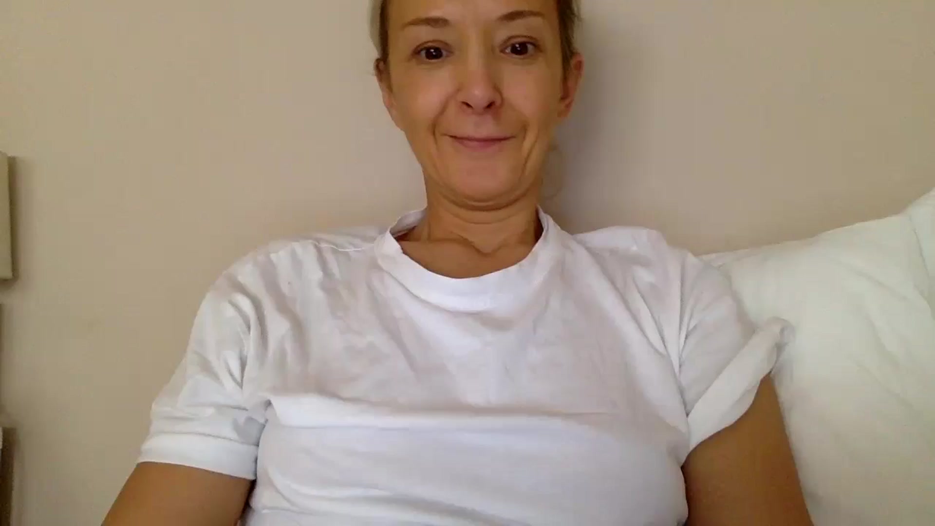 Gallery image thumbnail from Aimee_Angel's myfreecams stream on, 10/21/2024, 14:50 image 1 of 20