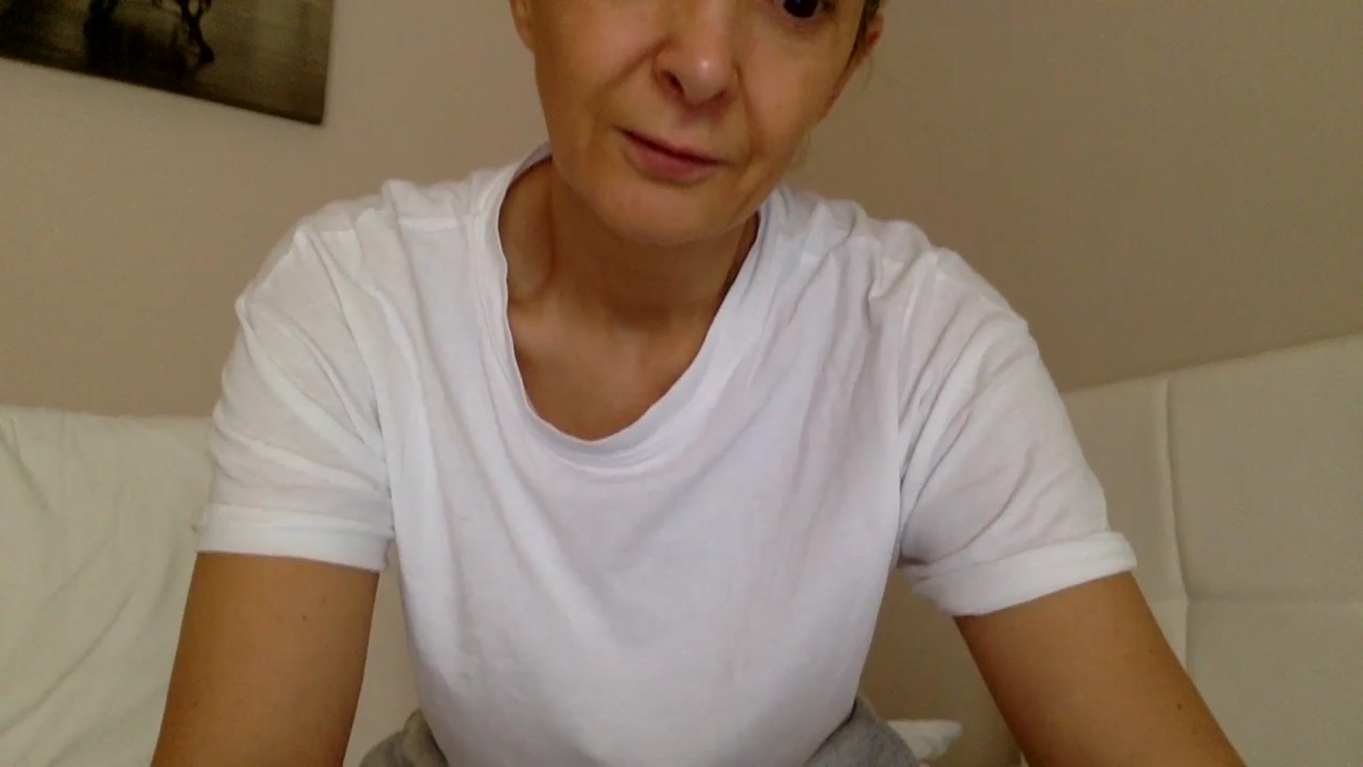 Gallery image thumbnail from Aimee_Angel's myfreecams stream on, 10/21/2024, 14:50 image 17 of 20