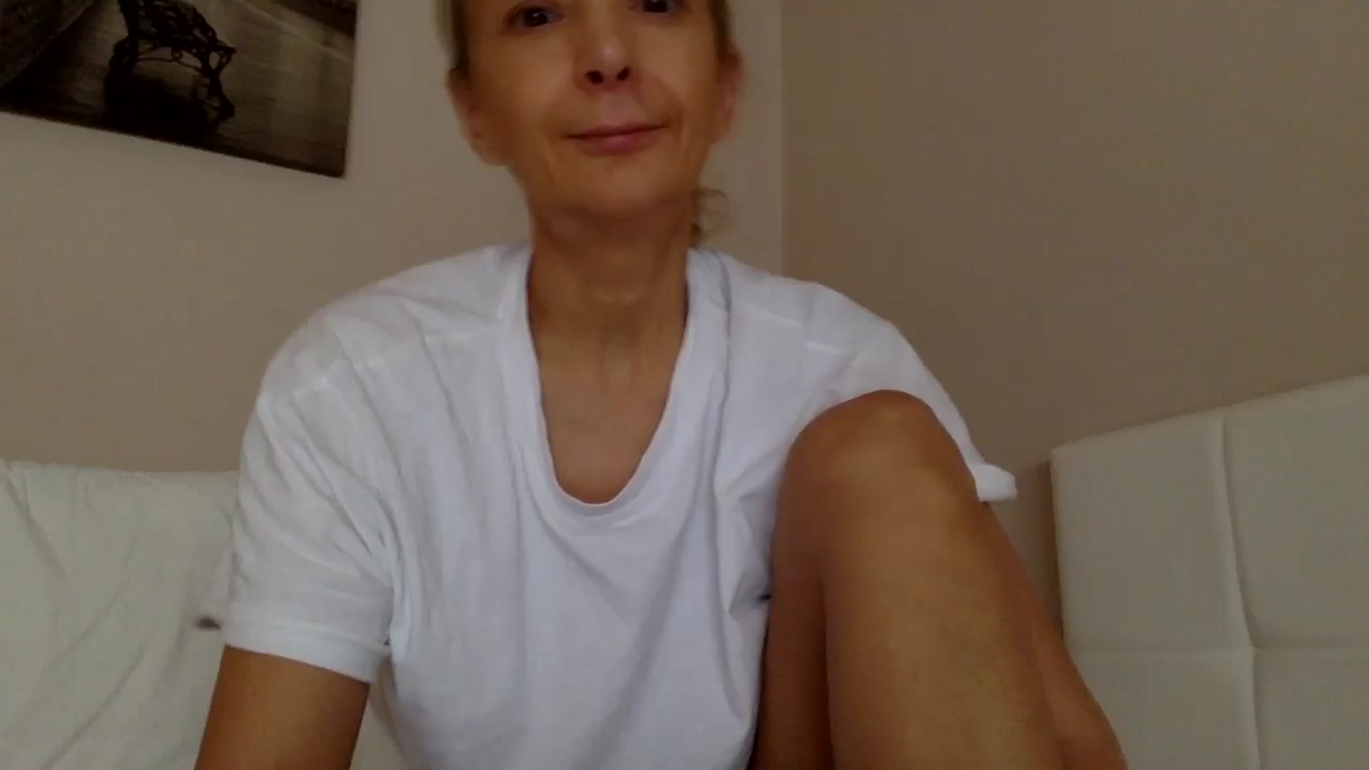 Gallery image thumbnail from Aimee_Angel's myfreecams stream on, 10/21/2024, 14:50 image 18 of 20