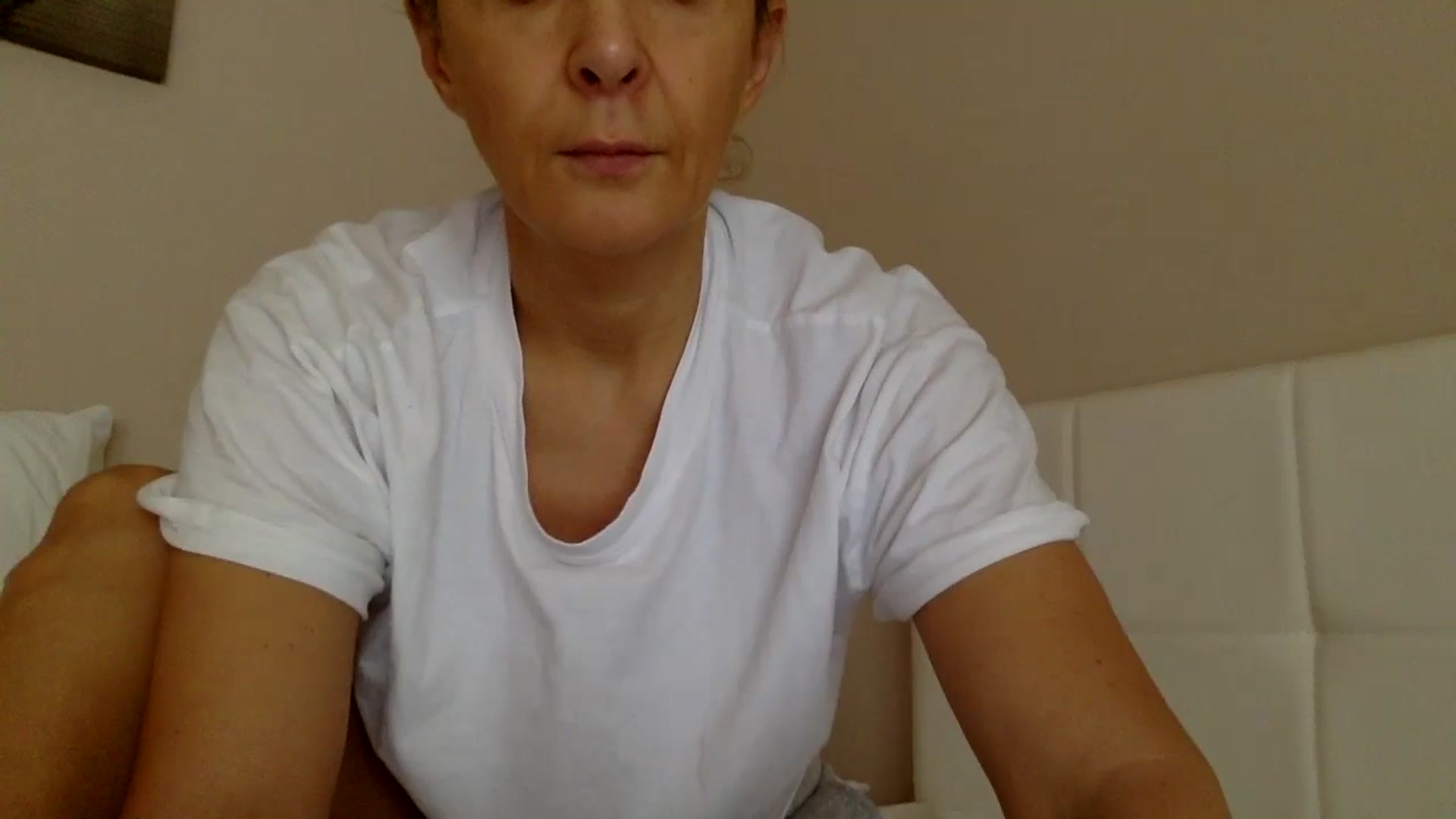 Gallery image thumbnail from Aimee_Angel's myfreecams stream on, 10/21/2024, 14:50 image 11 of 20