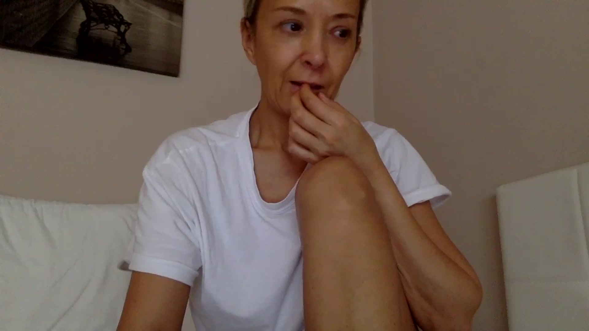 Gallery image thumbnail from Aimee_Angel's myfreecams stream on, 10/21/2024, 14:50 image 20 of 20