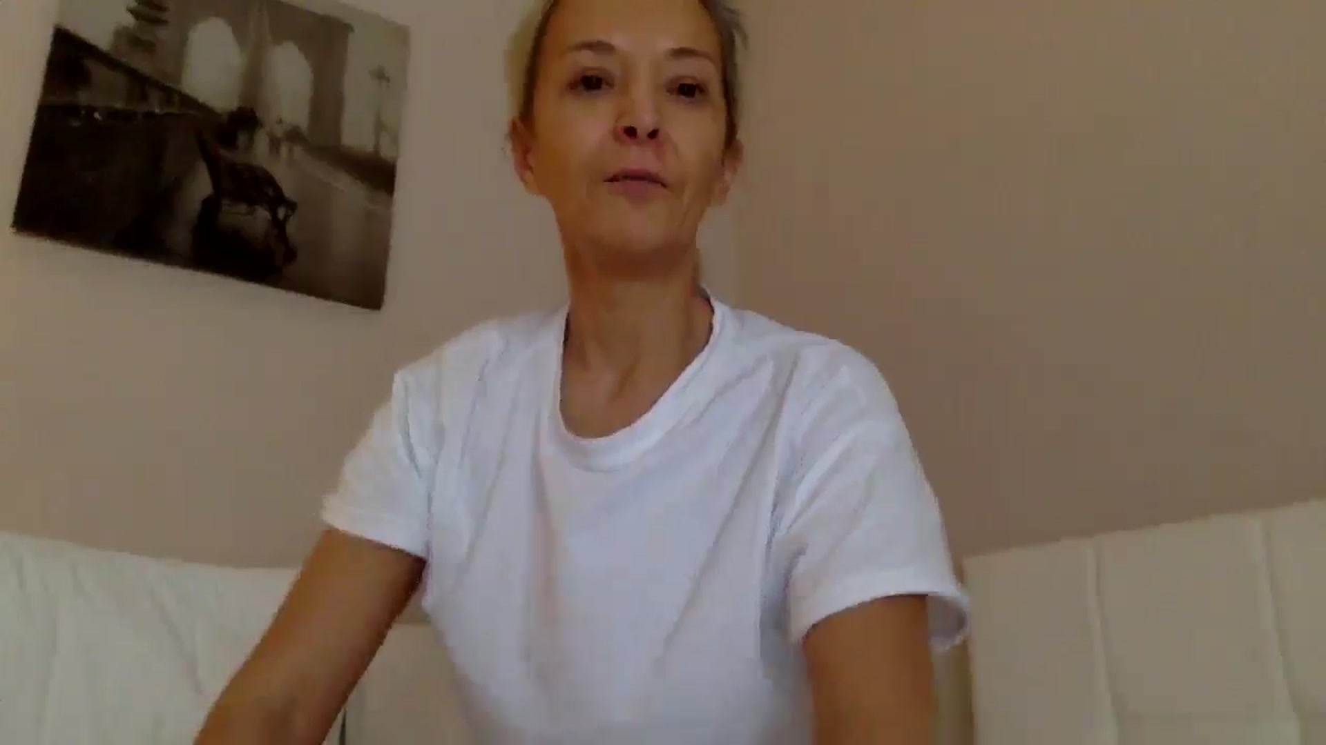 Gallery image thumbnail from Aimee_Angel's myfreecams stream on, 10/21/2024, 15:15 image 4 of 20