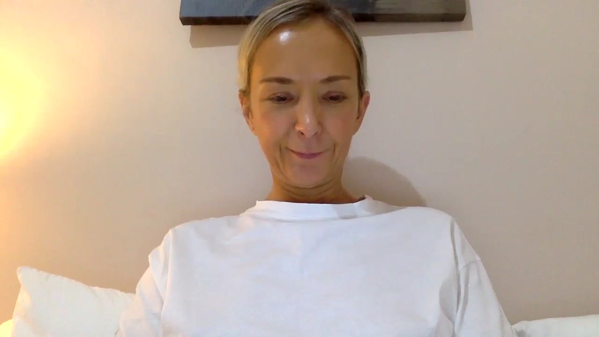 Gallery image thumbnail from Aimee_Angel's myfreecams stream on, 10/21/2024, 21:14 image 14 of 20