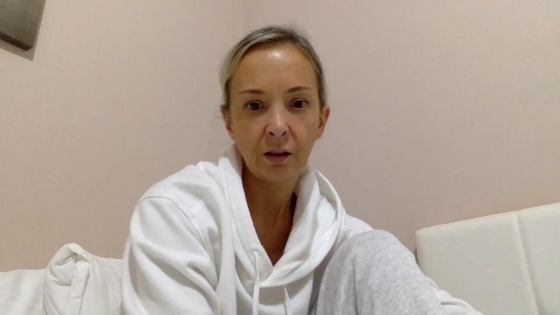 Gallery image thumbnail from Aimee_Angel's myfreecams stream on, 10/22/2024, 18:21 image 1 of 20