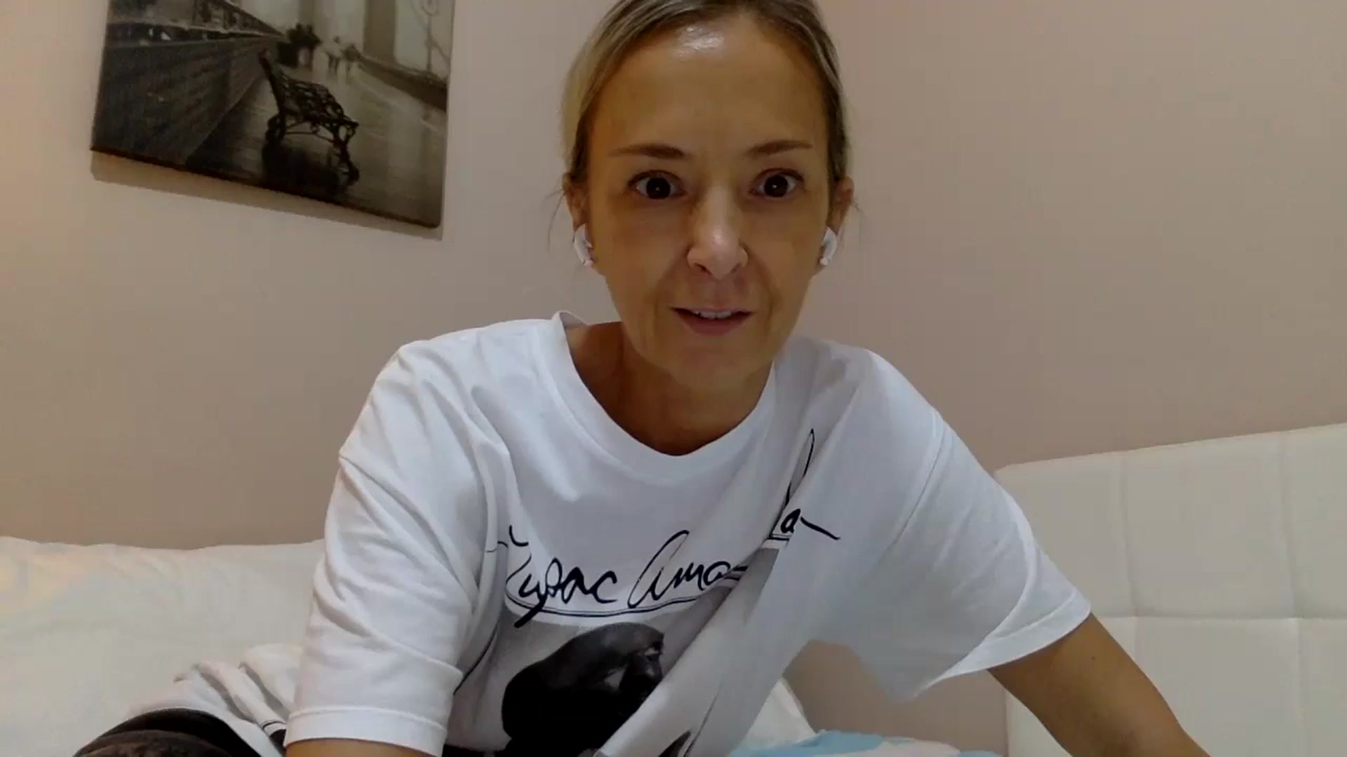 Gallery image thumbnail from Aimee_Angel's myfreecams stream on, 10/23/2024, 20:41 image 20 of 20
