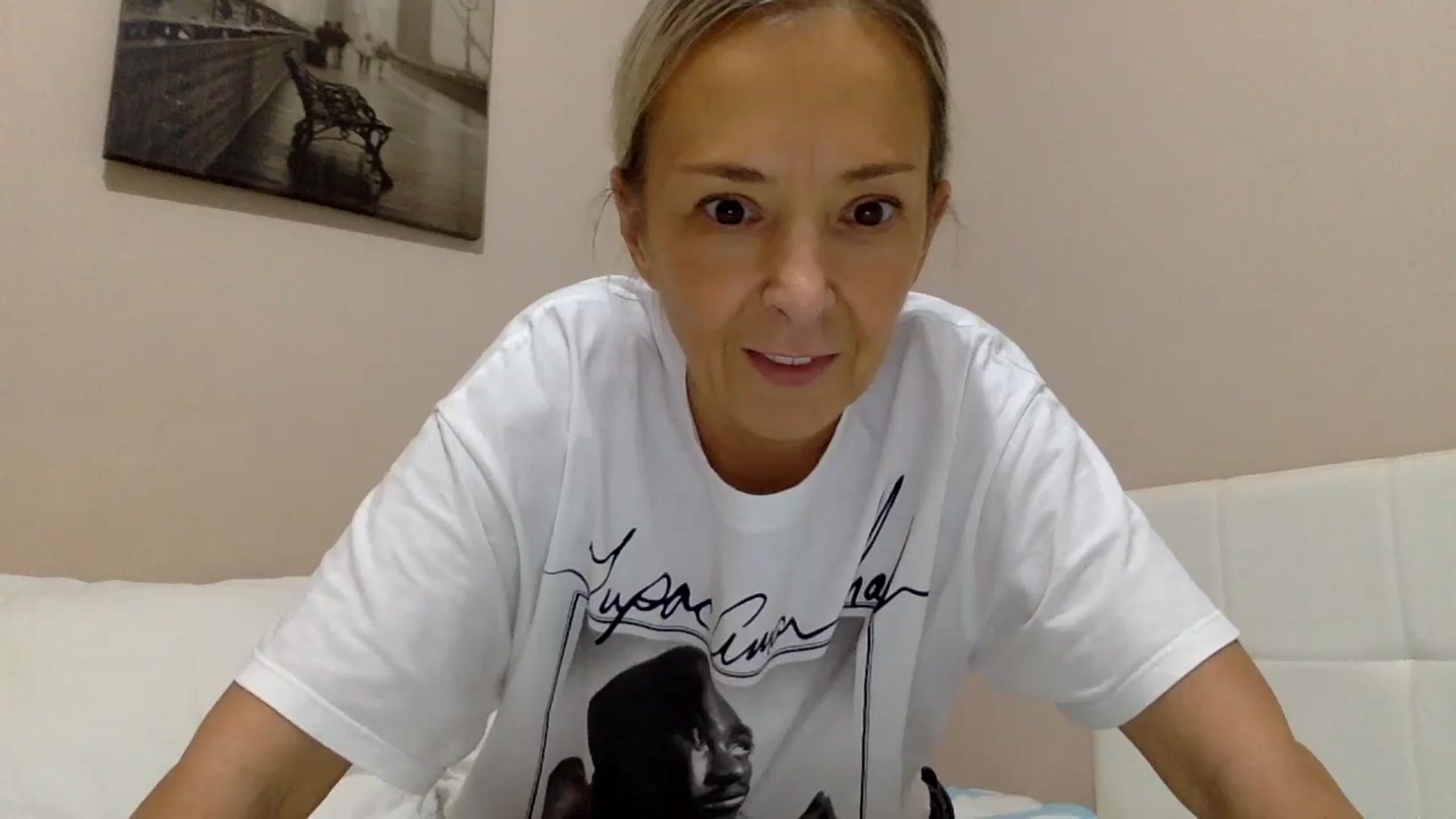 Gallery image thumbnail from Aimee_Angel's myfreecams stream on, 10/23/2024, 20:41 image 13 of 20