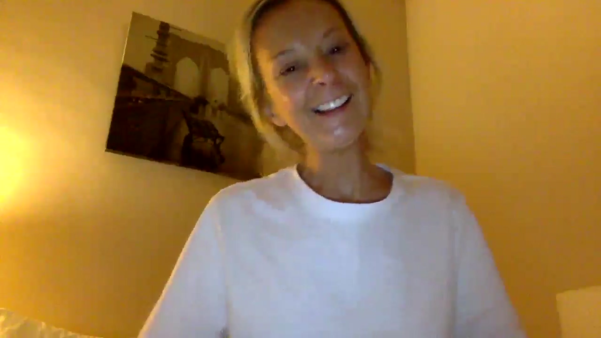 Gallery image thumbnail from Aimee_Angel's myfreecams stream on, 10/26/2024, 23:52 image 14 of 20