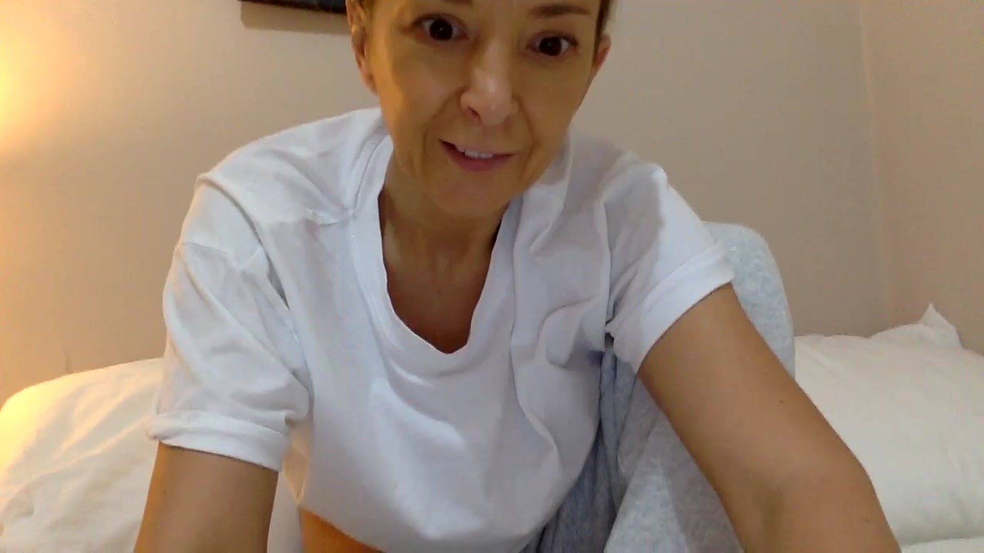 Gallery image thumbnail from Aimee_Angel's myfreecams stream on, 10/27/2024, 18:30 image 7 of 20