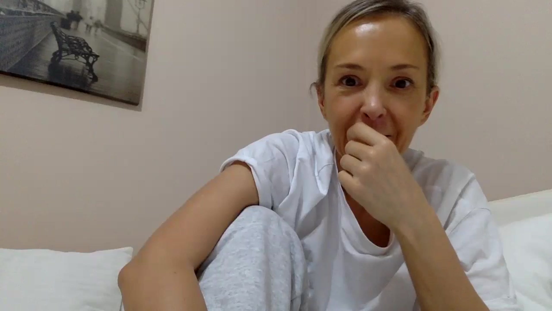 Gallery image thumbnail from Aimee_Angel's myfreecams stream on, 10/30/2024, 19:28 image 17 of 20