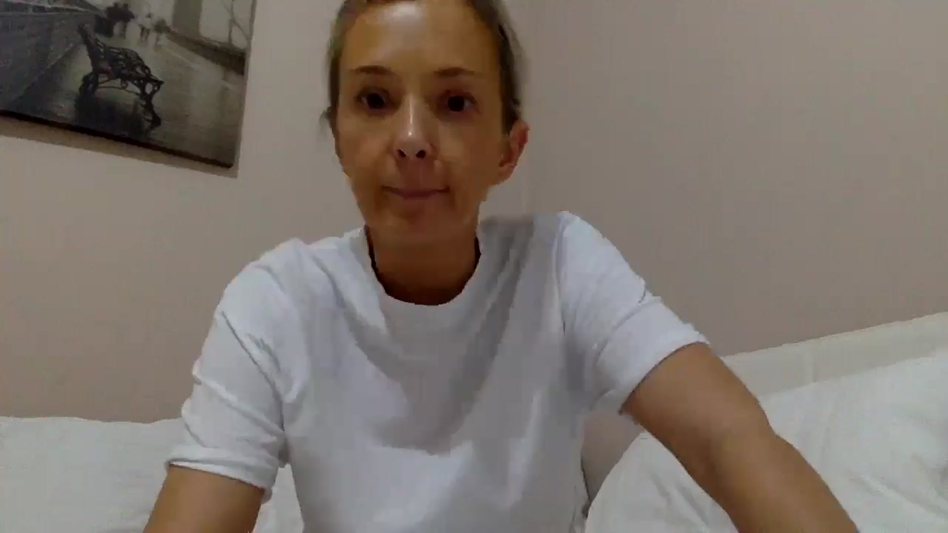 Gallery image thumbnail from Aimee_Angel's myfreecams stream on, 10/30/2024, 19:28 image 19 of 20