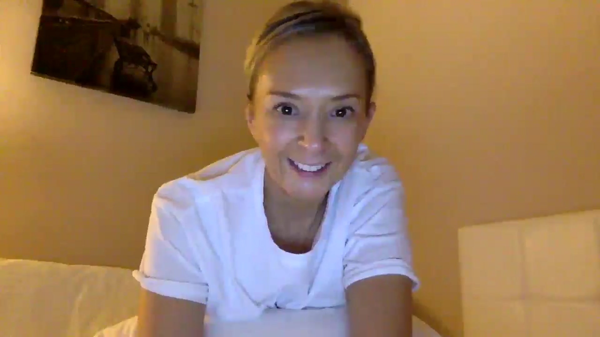 Gallery image thumbnail from Aimee_Angel's myfreecams stream on, 10/31/2024, 24:08 image 9 of 20