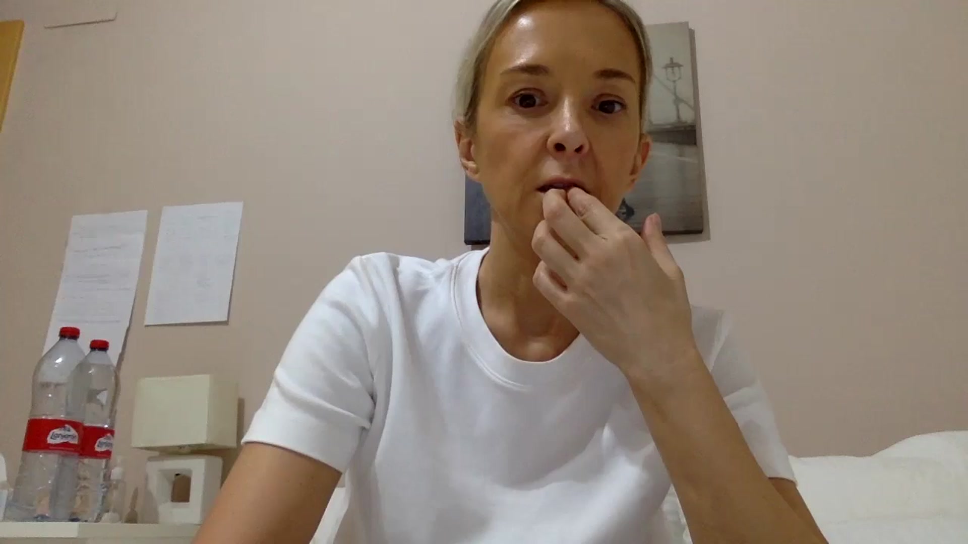 Gallery image thumbnail from Aimee_Angel's myfreecams stream on, 11/16/2024, 22:54 image 12 of 20