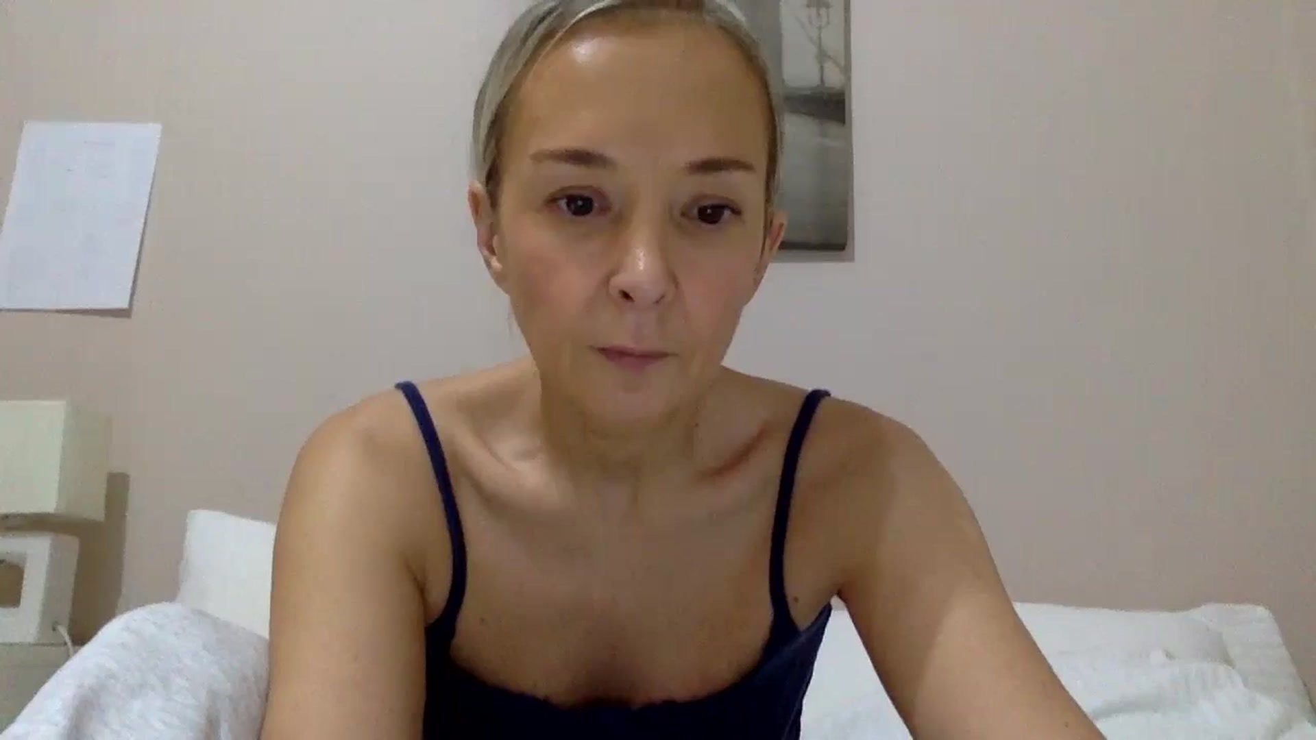 Gallery image thumbnail from Aimee_Angel's myfreecams stream on, 11/19/2024, 18:19 image 1 of 20