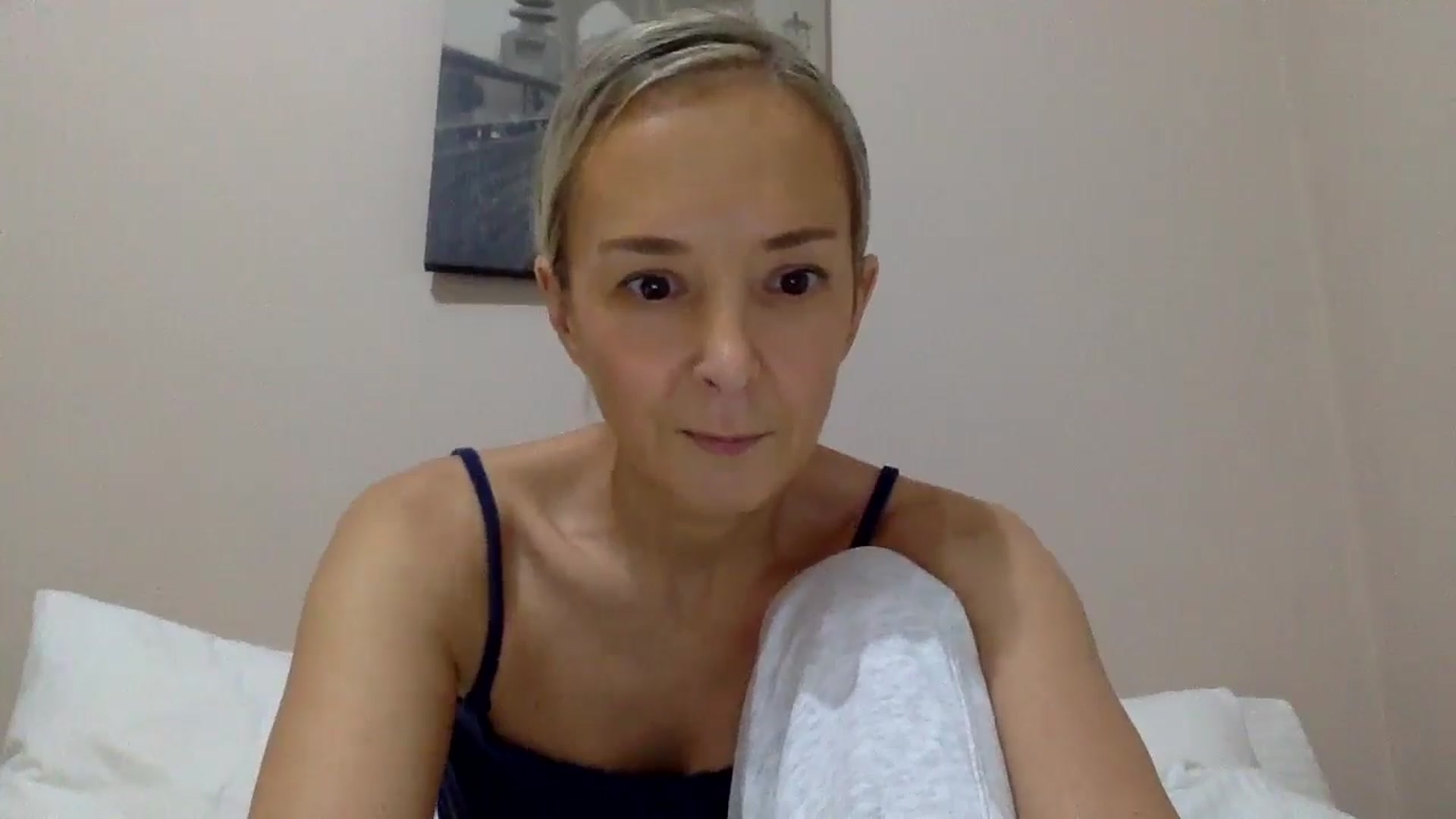 Gallery image thumbnail from Aimee_Angel's myfreecams stream on, 11/19/2024, 18:19 image 16 of 20