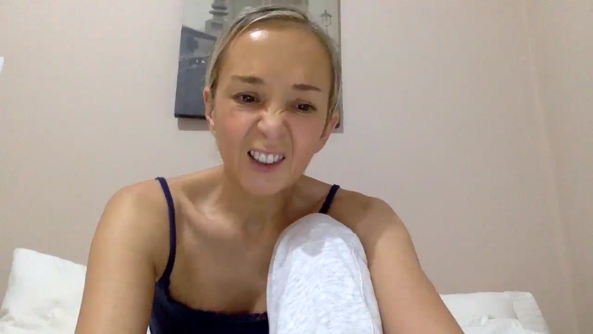Gallery image thumbnail from Aimee_Angel's myfreecams stream on, 11/19/2024, 18:19 image 11 of 20
