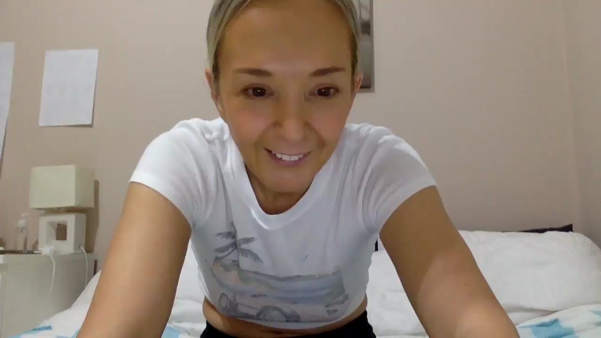 Gallery image thumbnail from Aimee_Angel's myfreecams stream on, 11/22/2024, 18:33 image 17 of 20