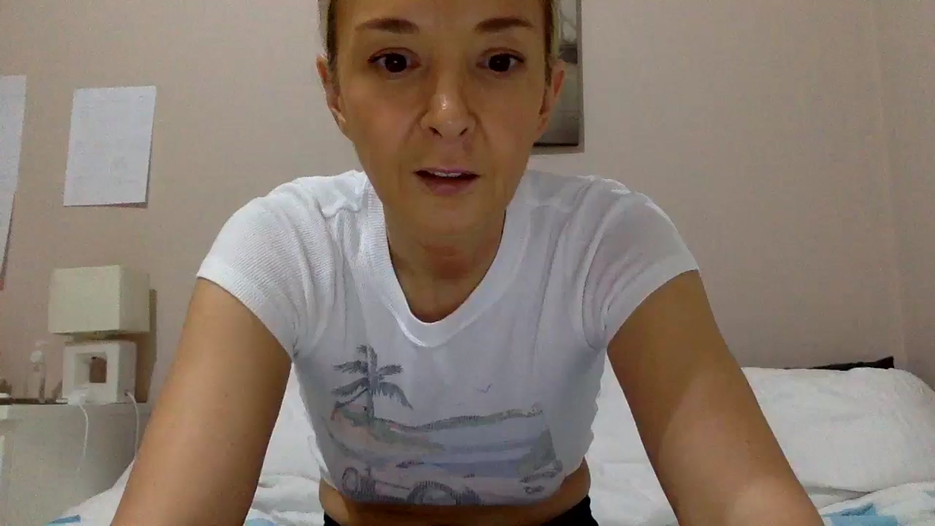 Gallery image thumbnail from Aimee_Angel's myfreecams stream on, 11/22/2024, 18:33 image 6 of 20
