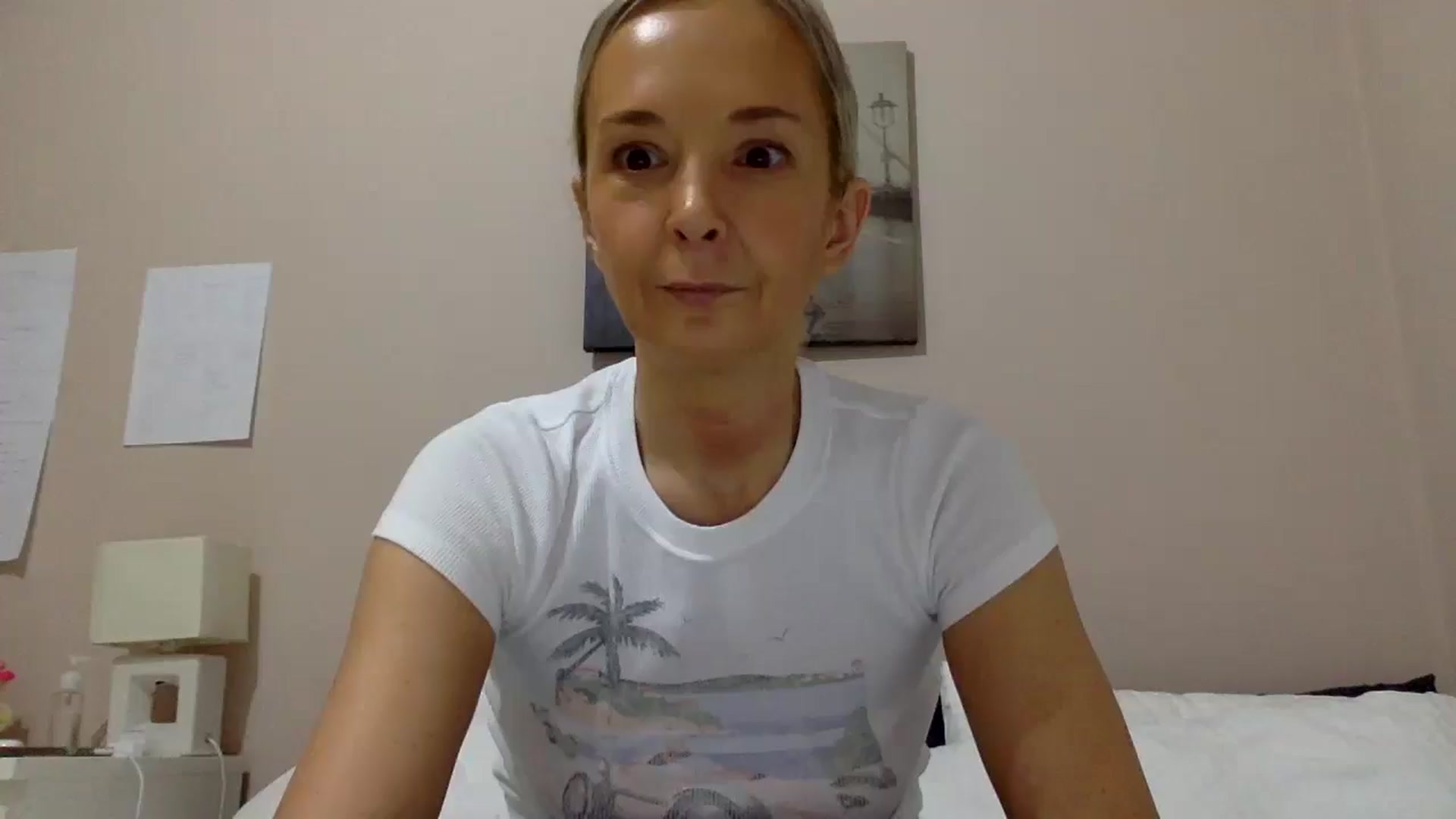Gallery image thumbnail from Aimee_Angel's myfreecams stream on, 11/22/2024, 18:33 image 2 of 20