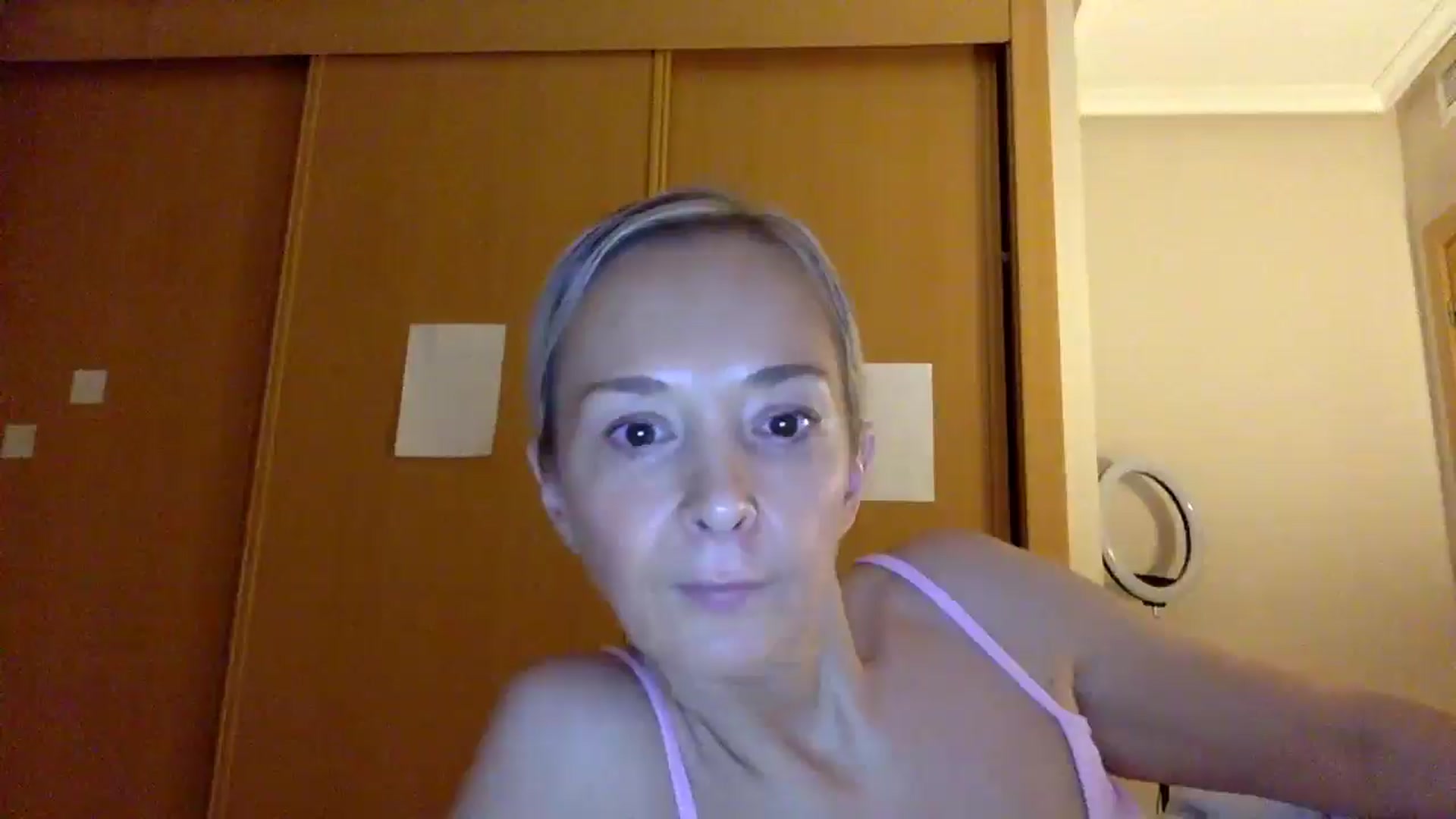 Gallery image thumbnail from Aimee_Angel's myfreecams stream on, 11/30/2024, 22:48 image 1 of 20