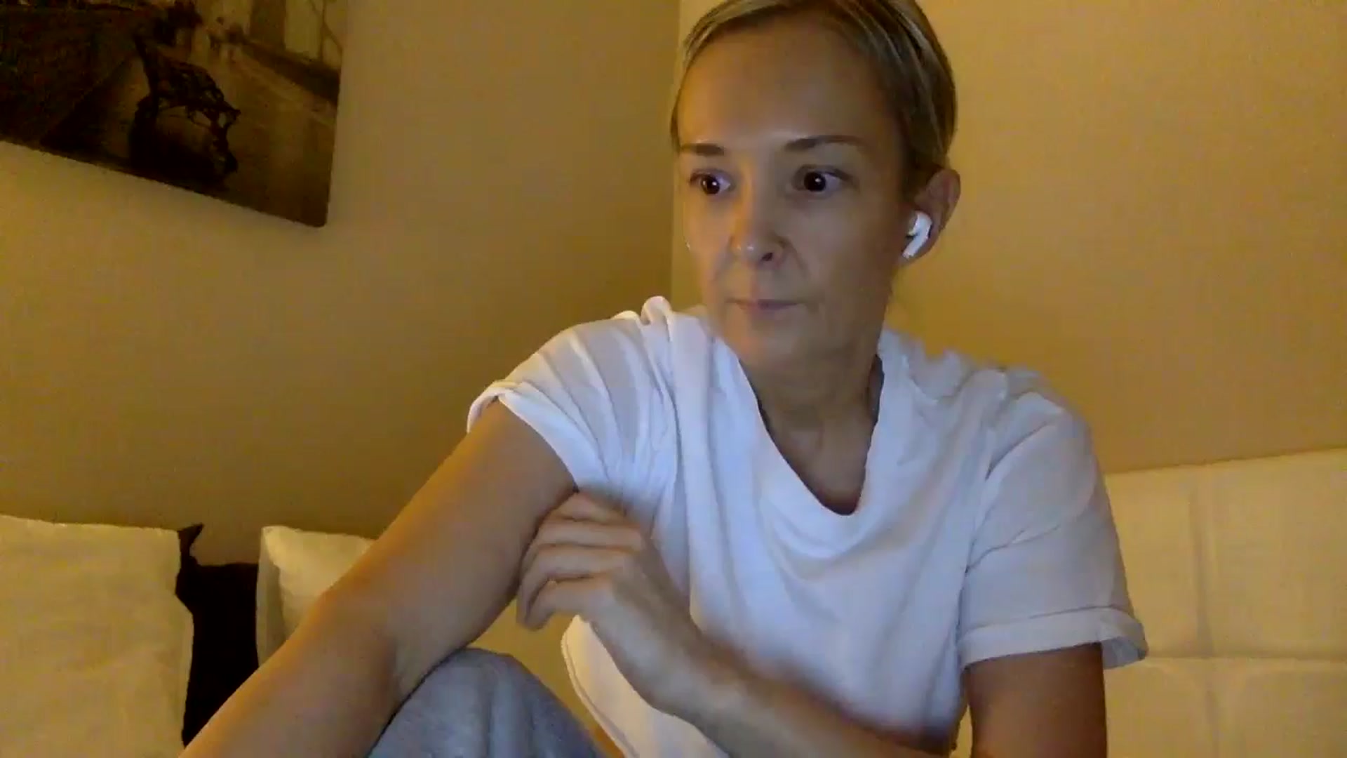 Gallery image thumbnail from Aimee_Angel's myfreecams stream on, 12/05/2024, 22:31 image 14 of 20