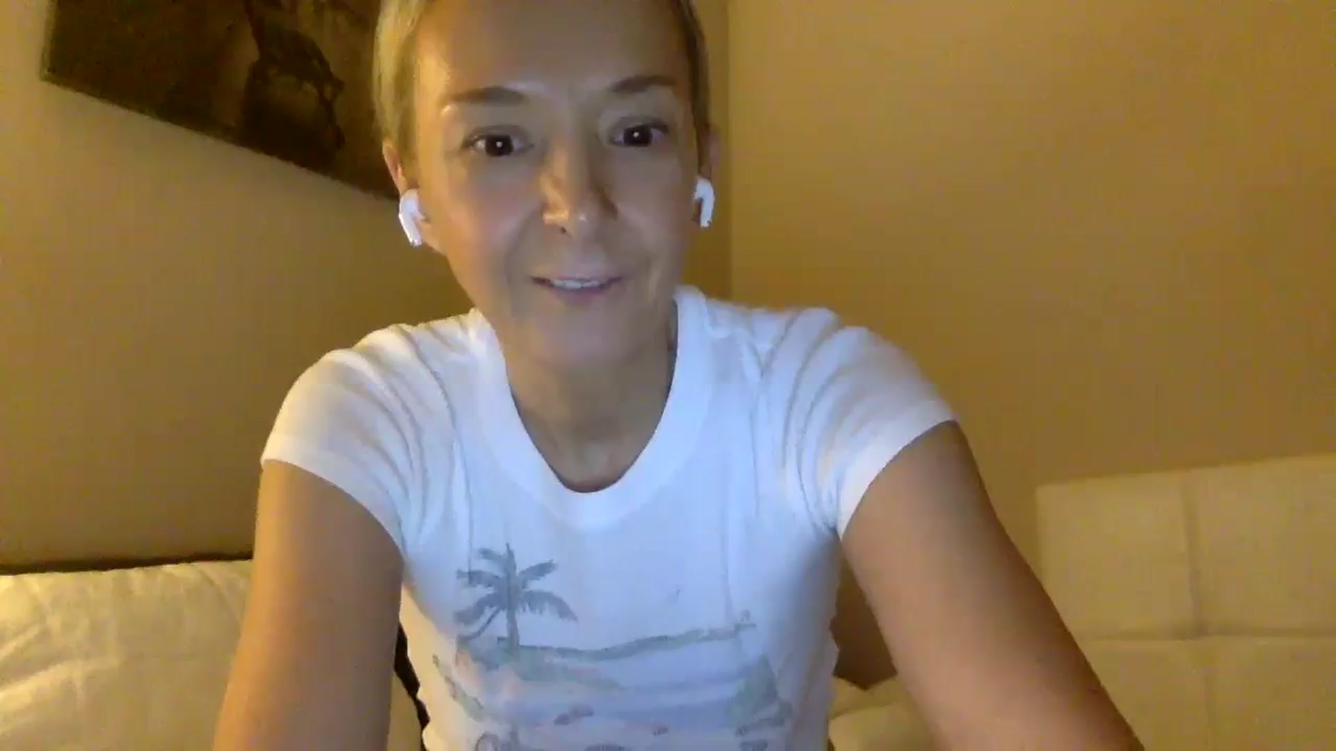 Gallery image thumbnail from Aimee_Angel's myfreecams stream on, 12/08/2024, 18:38 image 16 of 20