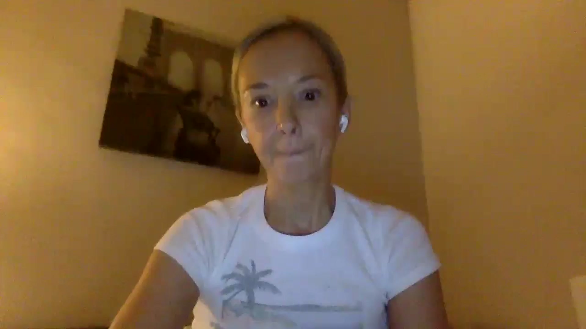 Gallery image thumbnail from Aimee_Angel's myfreecams stream on, 12/08/2024, 18:38 image 2 of 20
