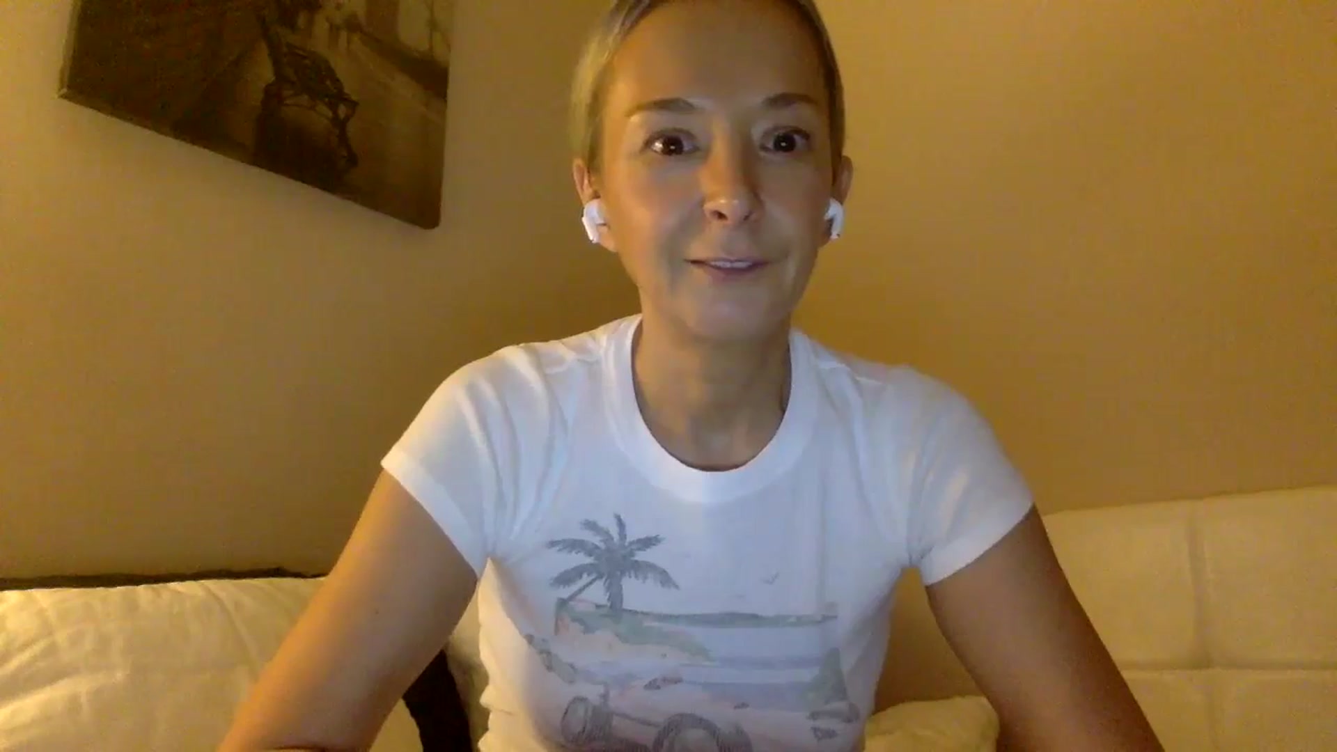 Gallery image thumbnail from Aimee_Angel's myfreecams stream on, 12/08/2024, 18:38 image 15 of 20