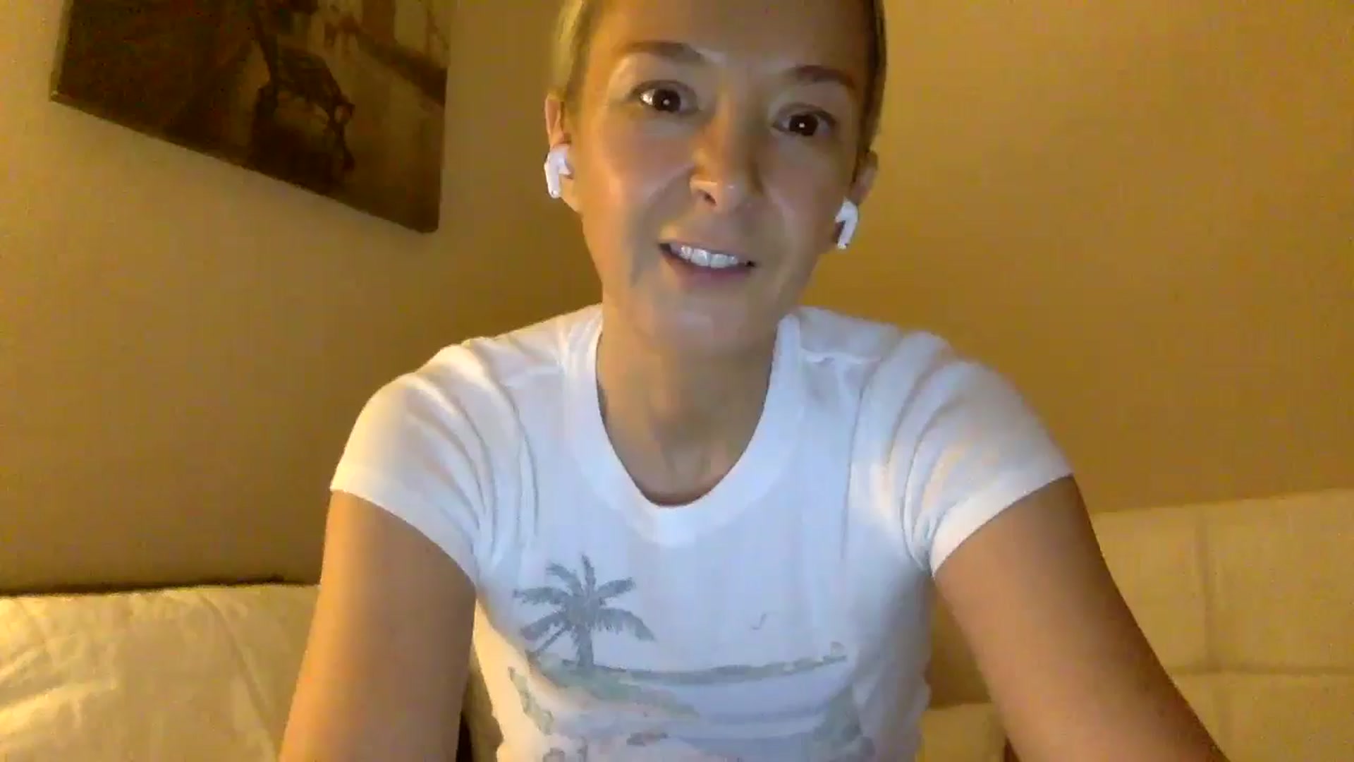 Gallery image thumbnail from Aimee_Angel's myfreecams stream on, 12/08/2024, 18:38 image 19 of 20