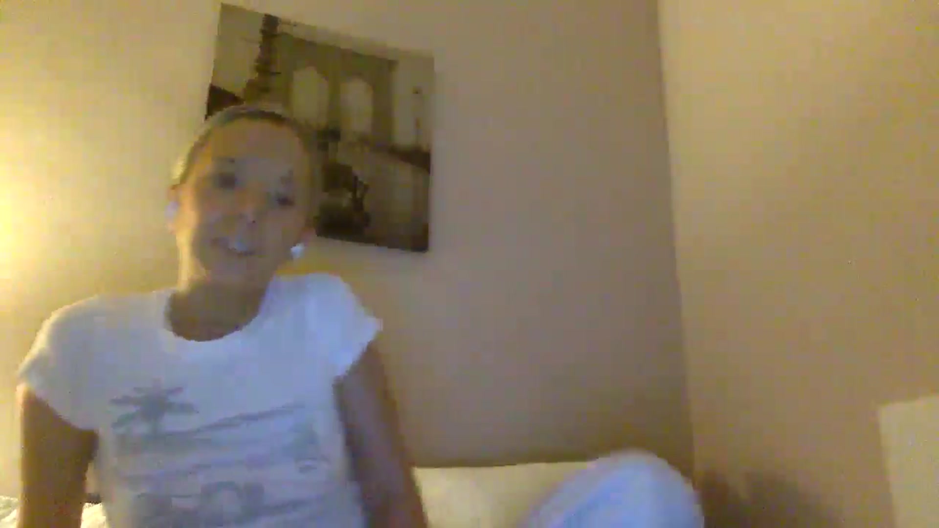 Gallery image thumbnail from Aimee_Angel's myfreecams stream on, 12/08/2024, 18:38 image 7 of 20