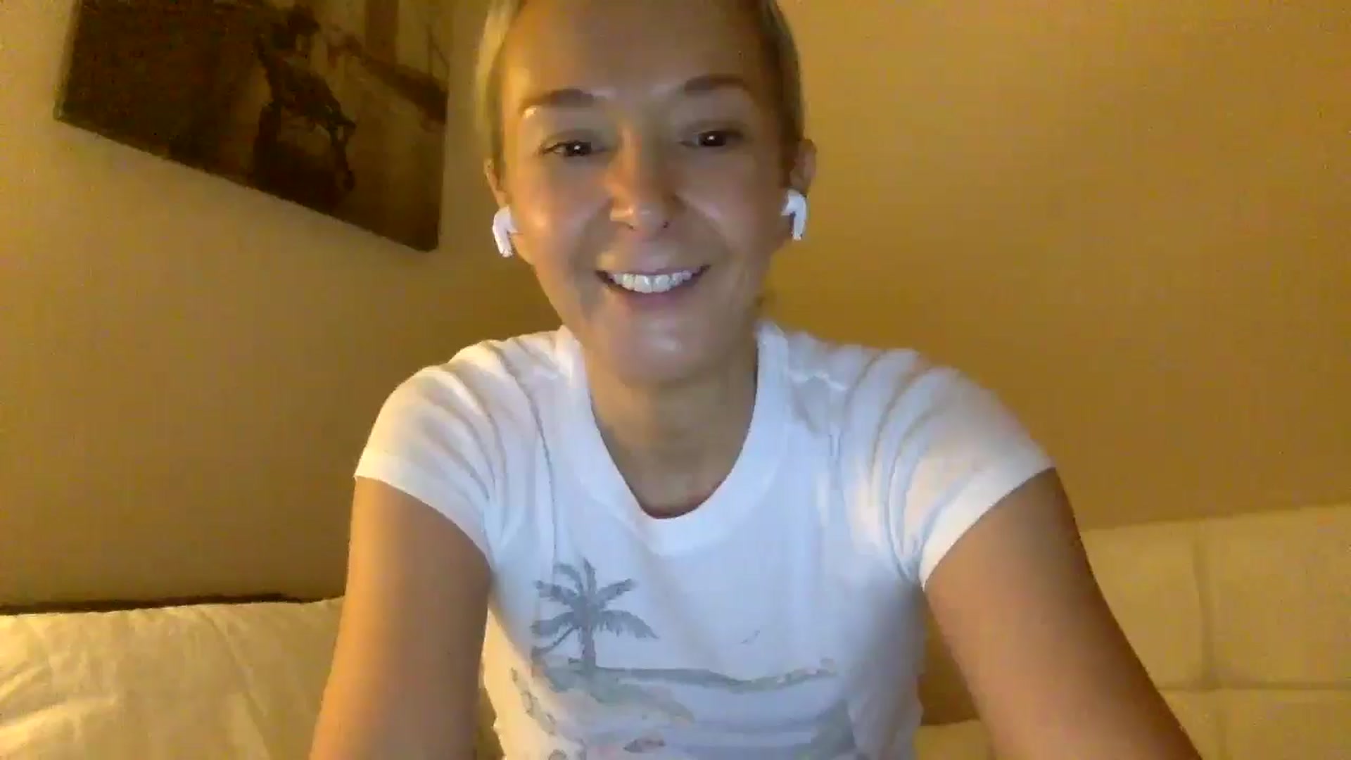 Gallery image thumbnail from Aimee_Angel's myfreecams stream on, 12/08/2024, 18:38 image 20 of 20