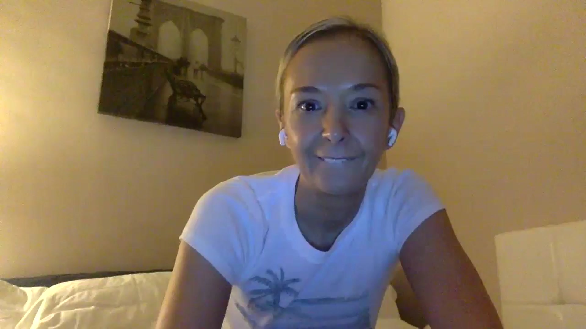 Gallery image thumbnail from Aimee_Angel's myfreecams stream on, 12/08/2024, 18:38 image 1 of 20