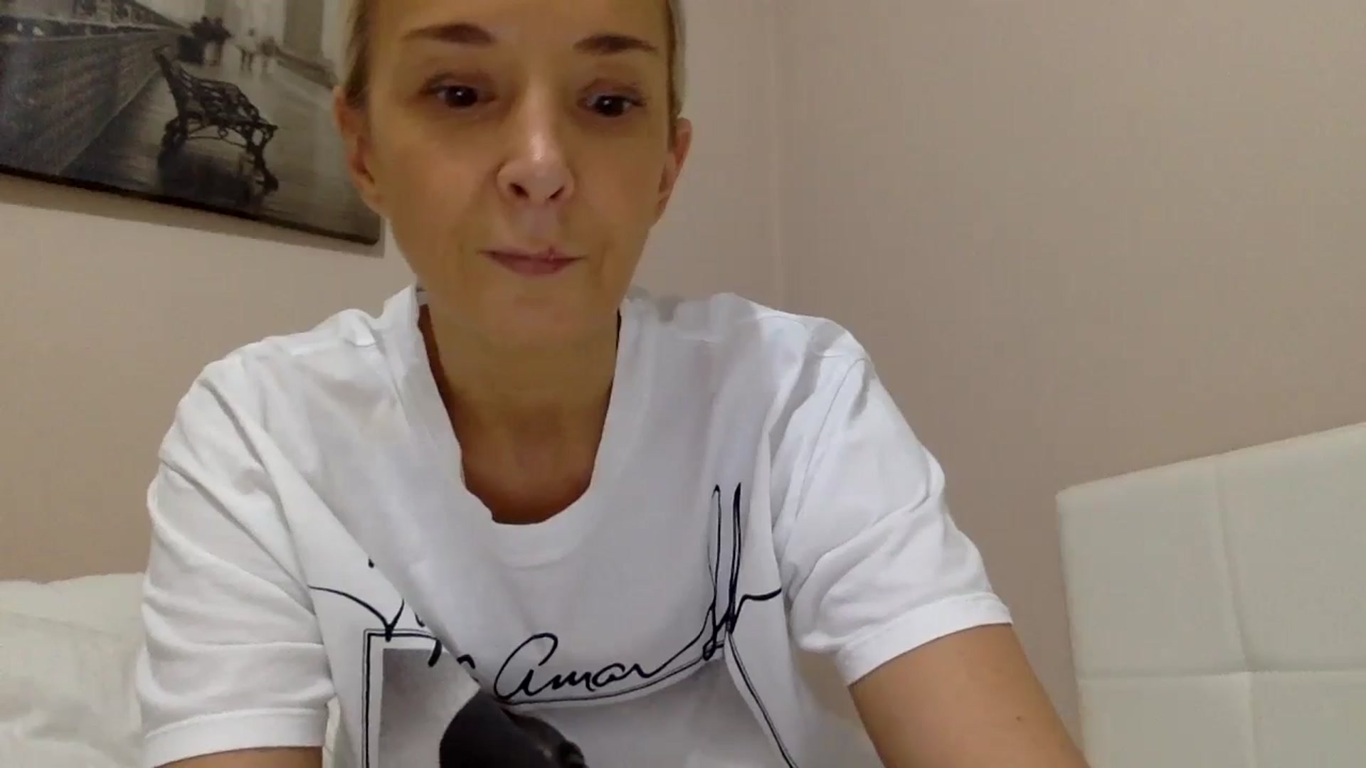 Gallery image thumbnail from Aimee_Angel's myfreecams stream on, 12/14/2024, 20:31 image 3 of 20