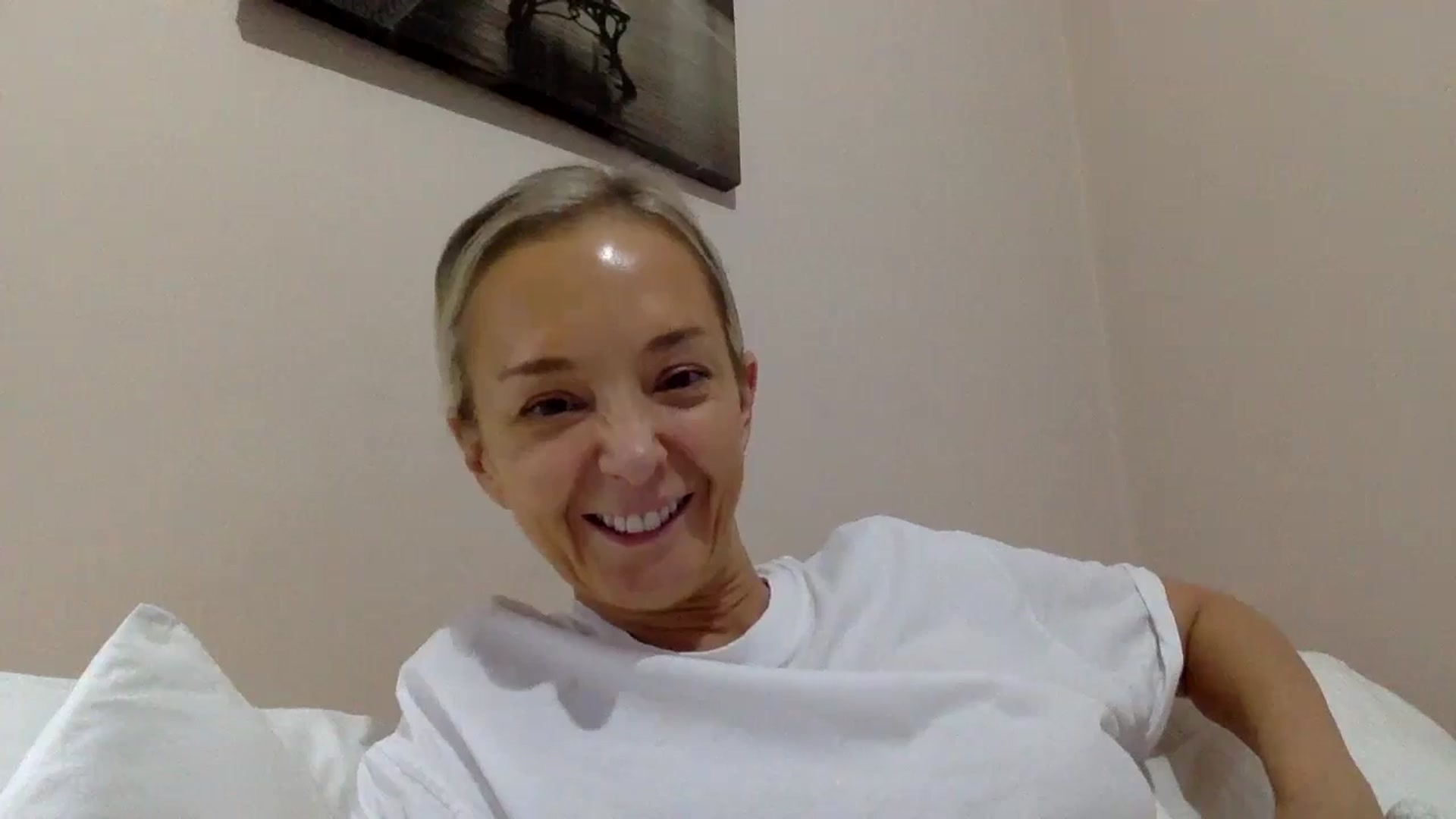 Gallery image thumbnail from Aimee_Angel's myfreecams stream on, 12/19/2024, 22:35 image 10 of 20
