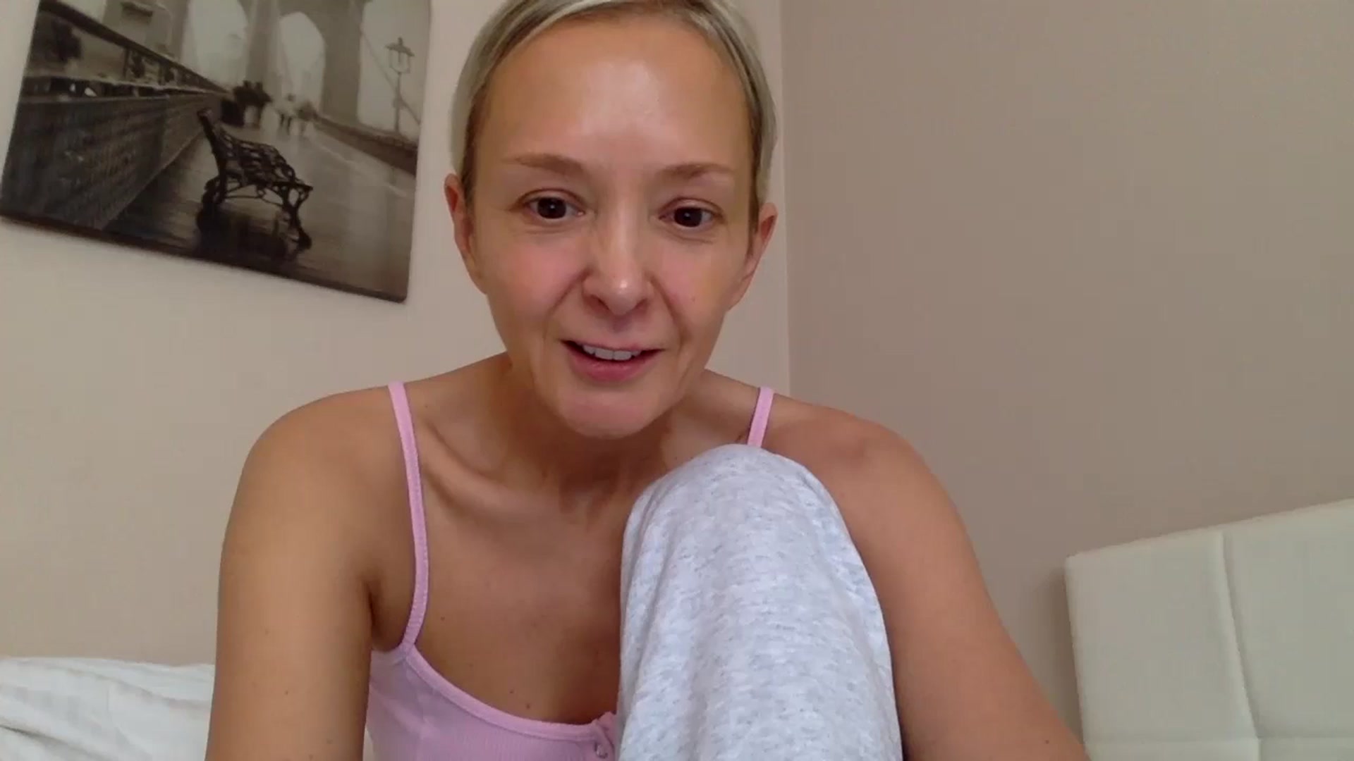 Gallery image thumbnail from Aimee_Angel's myfreecams stream on, 12/22/2024, 13:54 image 3 of 20