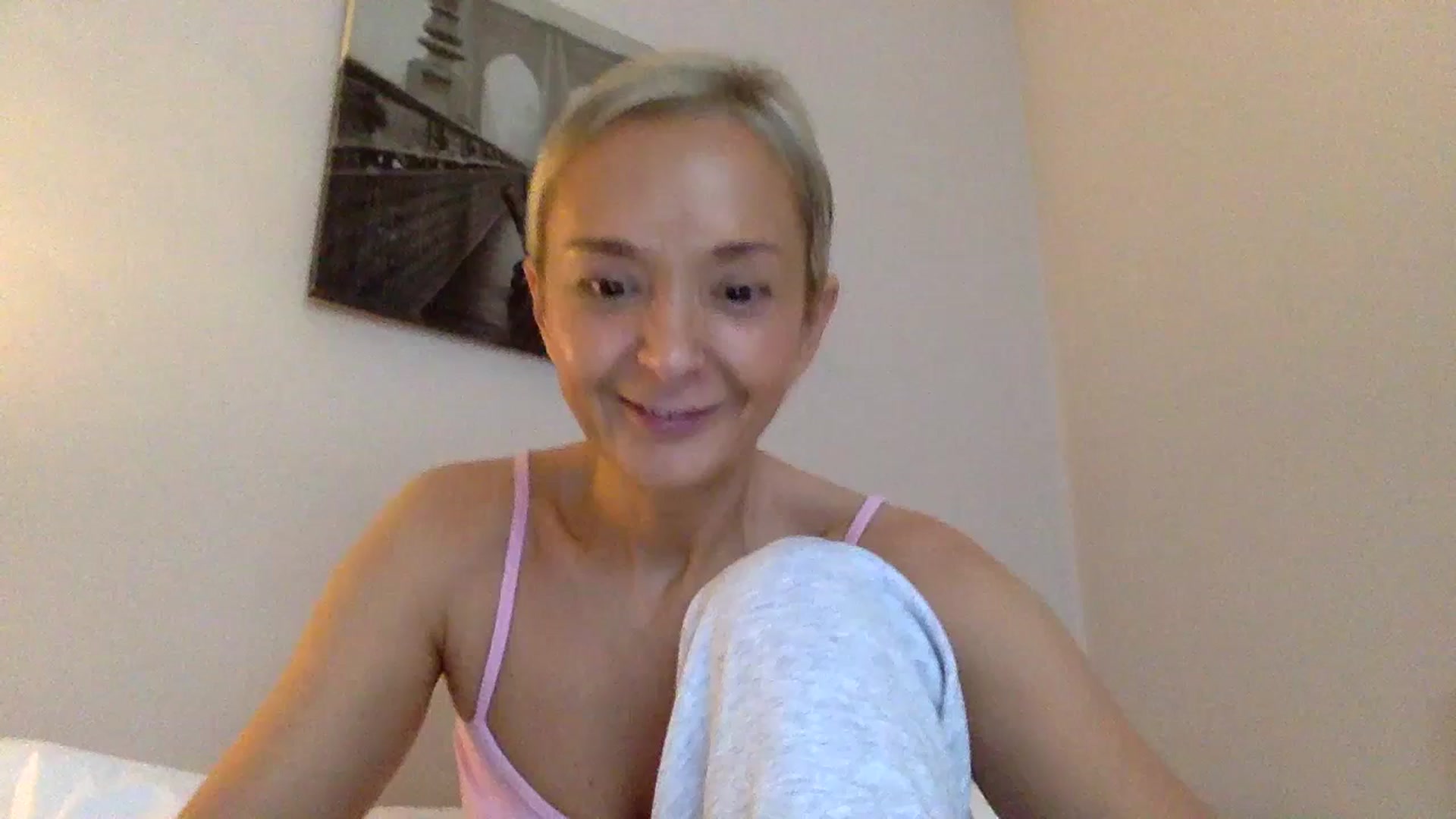Gallery image thumbnail from Aimee_Angel's myfreecams stream on, 12/22/2024, 15:37 image 19 of 20