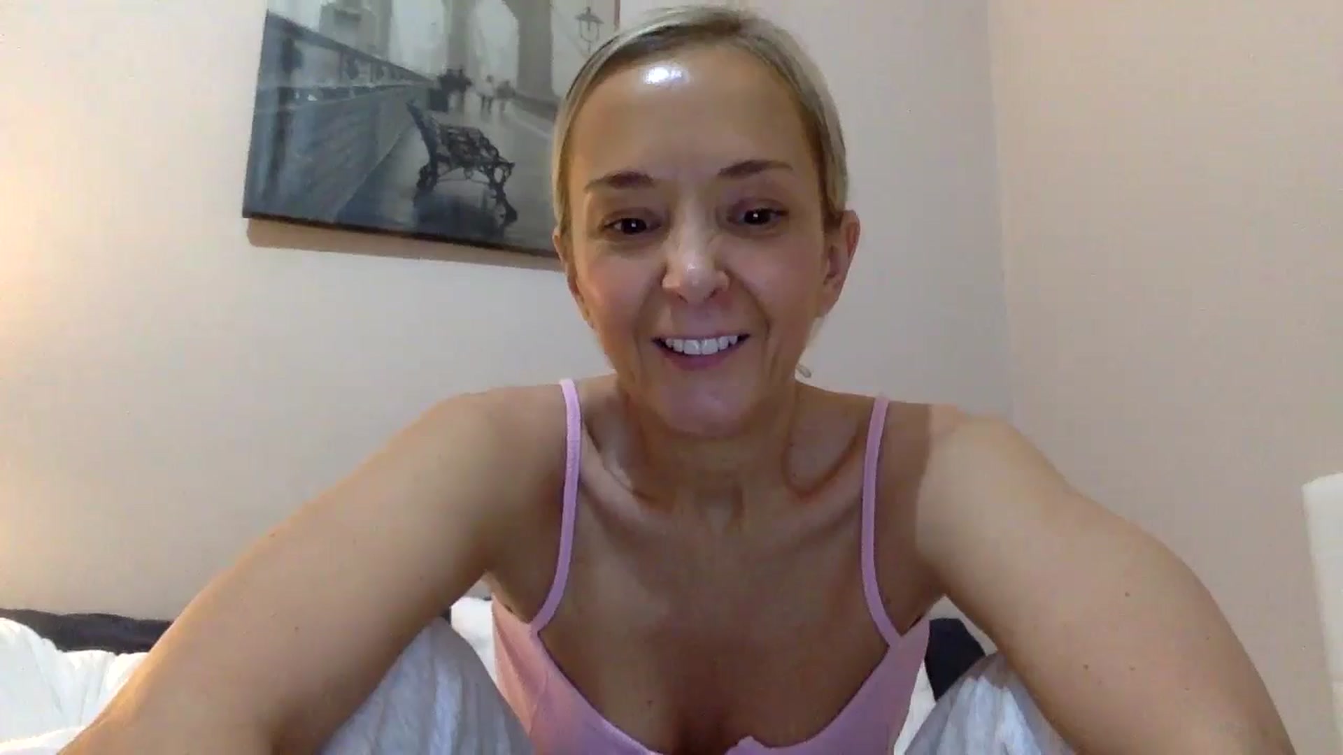 Gallery image thumbnail from Aimee_Angel's myfreecams stream on, 01/03/2025, 23:52 image 10 of 20